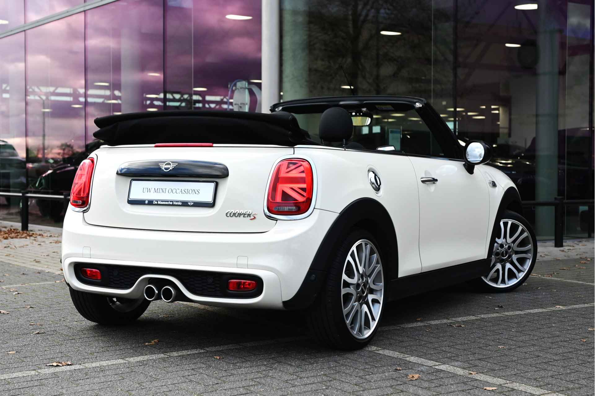 MINI Cabrio Cooper S Chili Automaat / Sportstoelen / LED / Apple CarPlay / Stoelverwarming / Cruise Control / Navigatie - 3/26