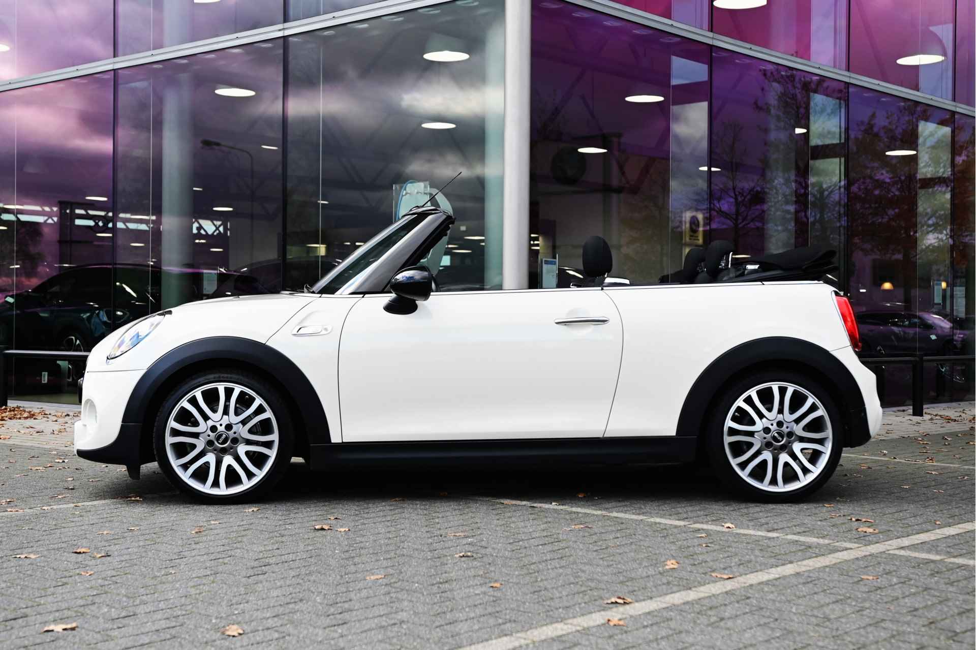 MINI Cabrio Cooper S Chili Automaat / Sportstoelen / LED / Apple CarPlay / Stoelverwarming / Cruise Control / Navigatie - 6/26