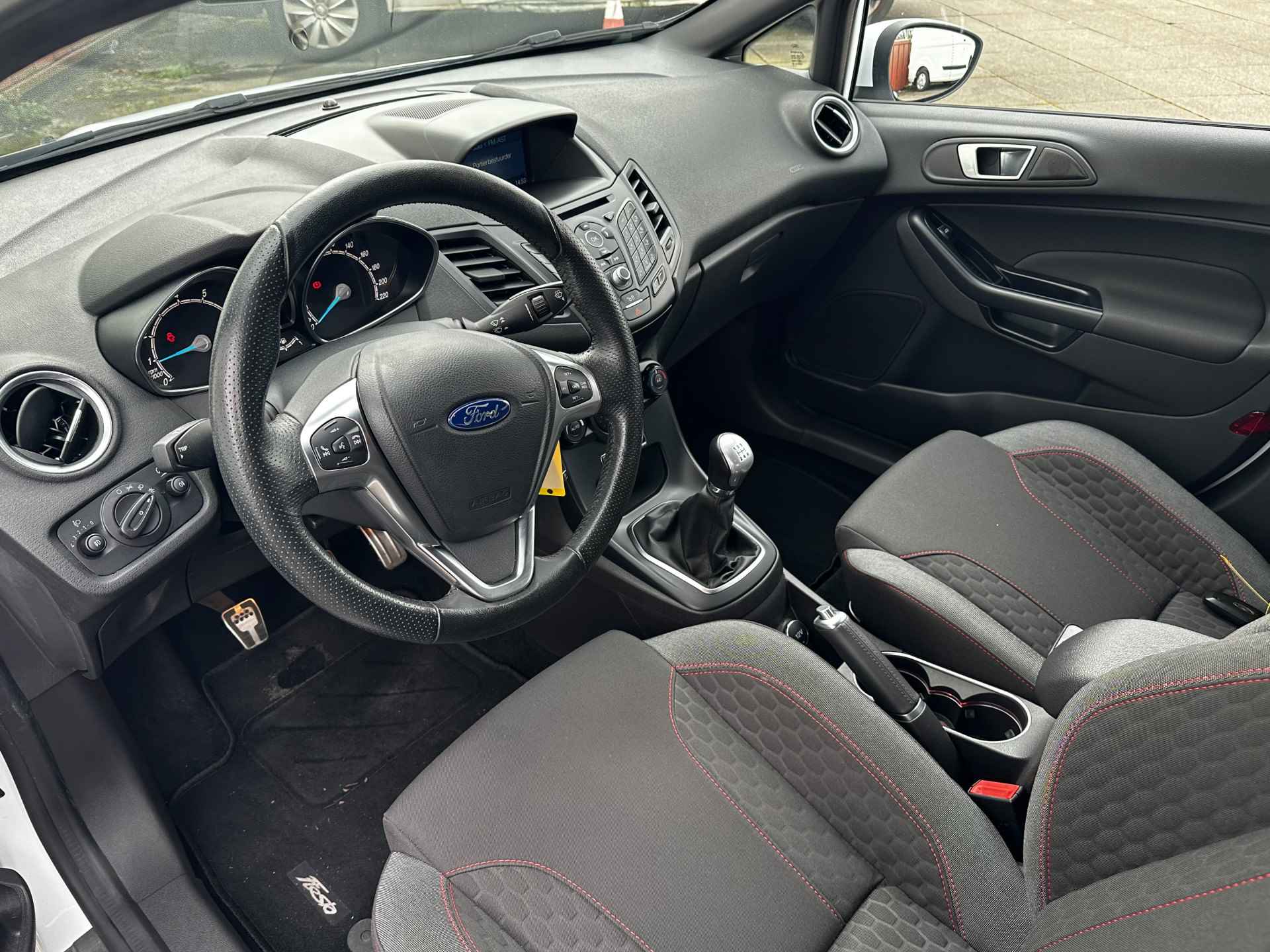 Ford Fiesta 1.0 EcoBoost ST Line | 17'' LM Velgen | Privacy Glass | Navigatie | Climate Control | Dealer onderhouden | - 4/27