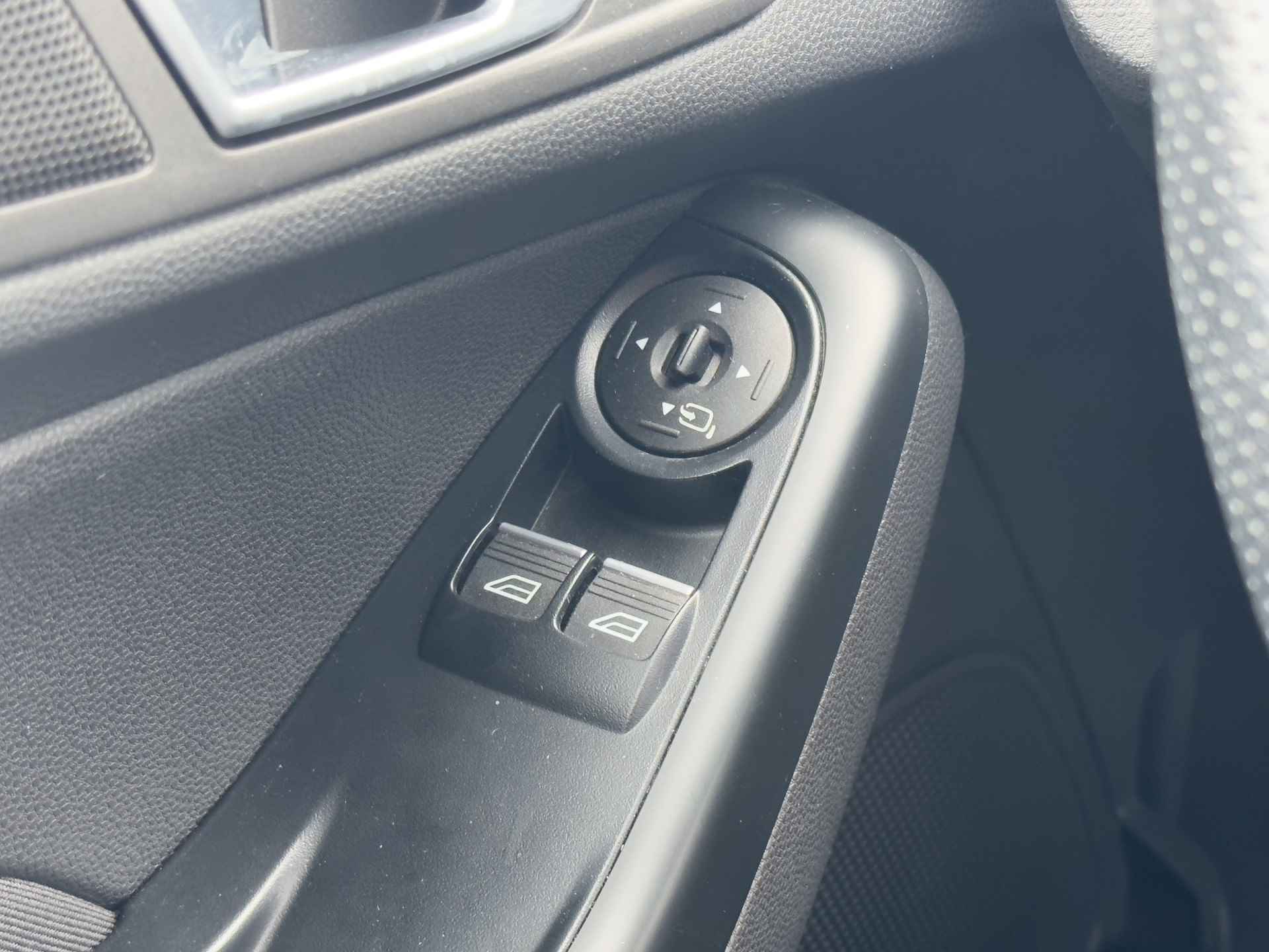 Ford Fiesta 1.0 EcoBoost ST Line | 17'' LM Velgen | Privacy Glass | Navigatie | Climate Control | Dealer onderhouden | - 12/27