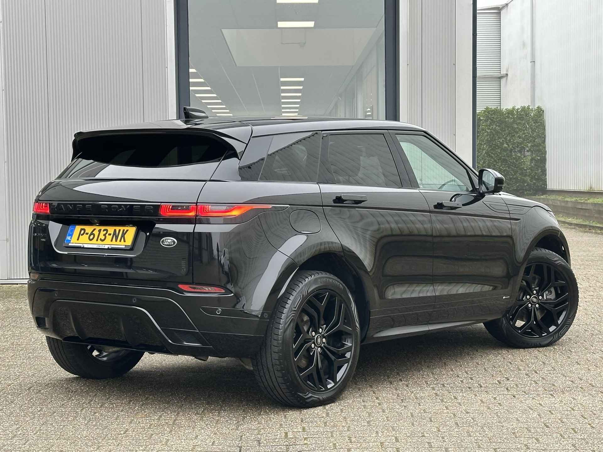 Land Rover Range Rover Evoque 1.5 P300e SE AWD R-Dynamic | Pano-schuifdak/3D camera/Leder/Meridian/20-inch - 2/80