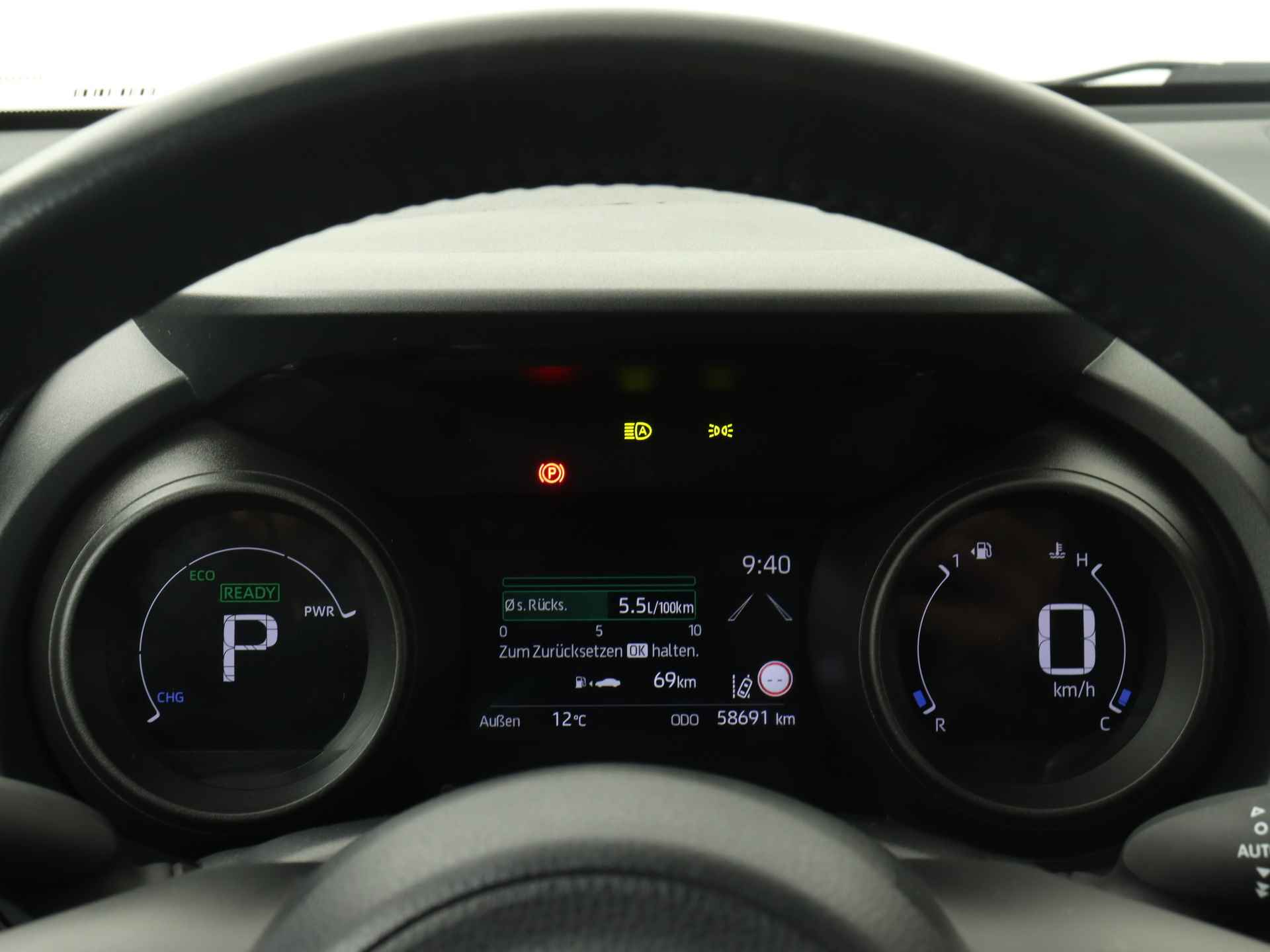 Toyota Yaris 1.5 Hybrid Dynamic Limited | Parkeercamera | Stoelverwarming | Climate Control | LM velgen | Cruise Control | - 7/43