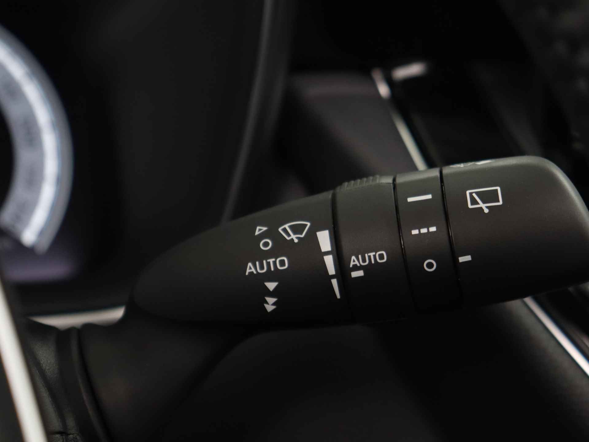 Toyota Corolla Touring Sports 1.8 Hybrid Executive | DEMO | Panoramadak | Navigatie | JBL | - 20/39
