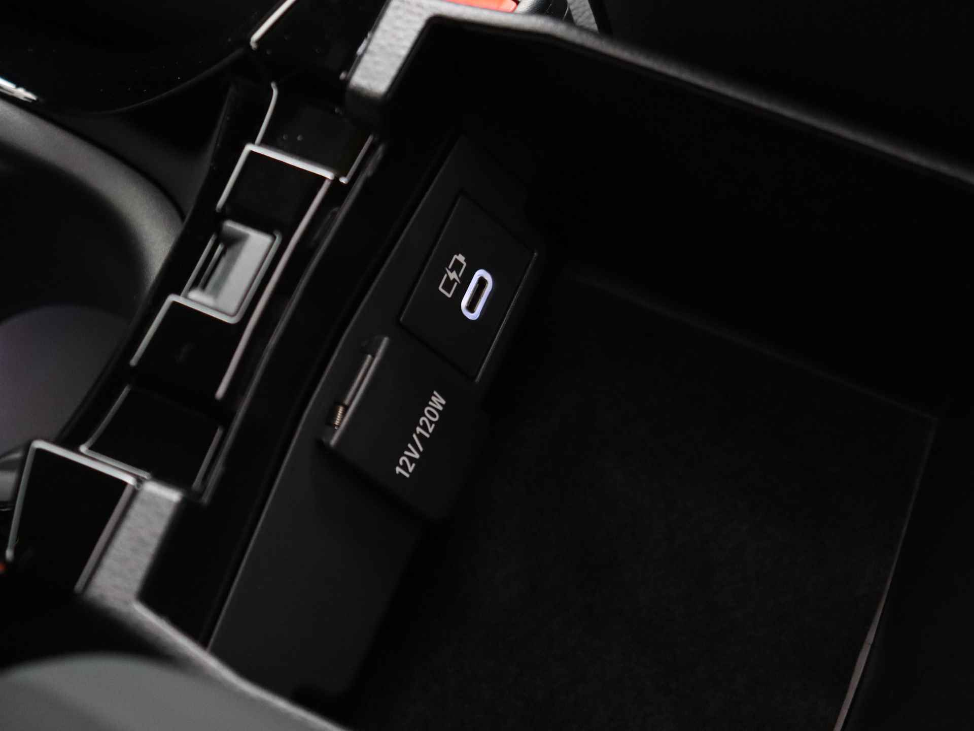 Toyota Corolla Touring Sports 1.8 Hybrid Executive | DEMO | Panoramadak | Navigatie | JBL | - 27/39