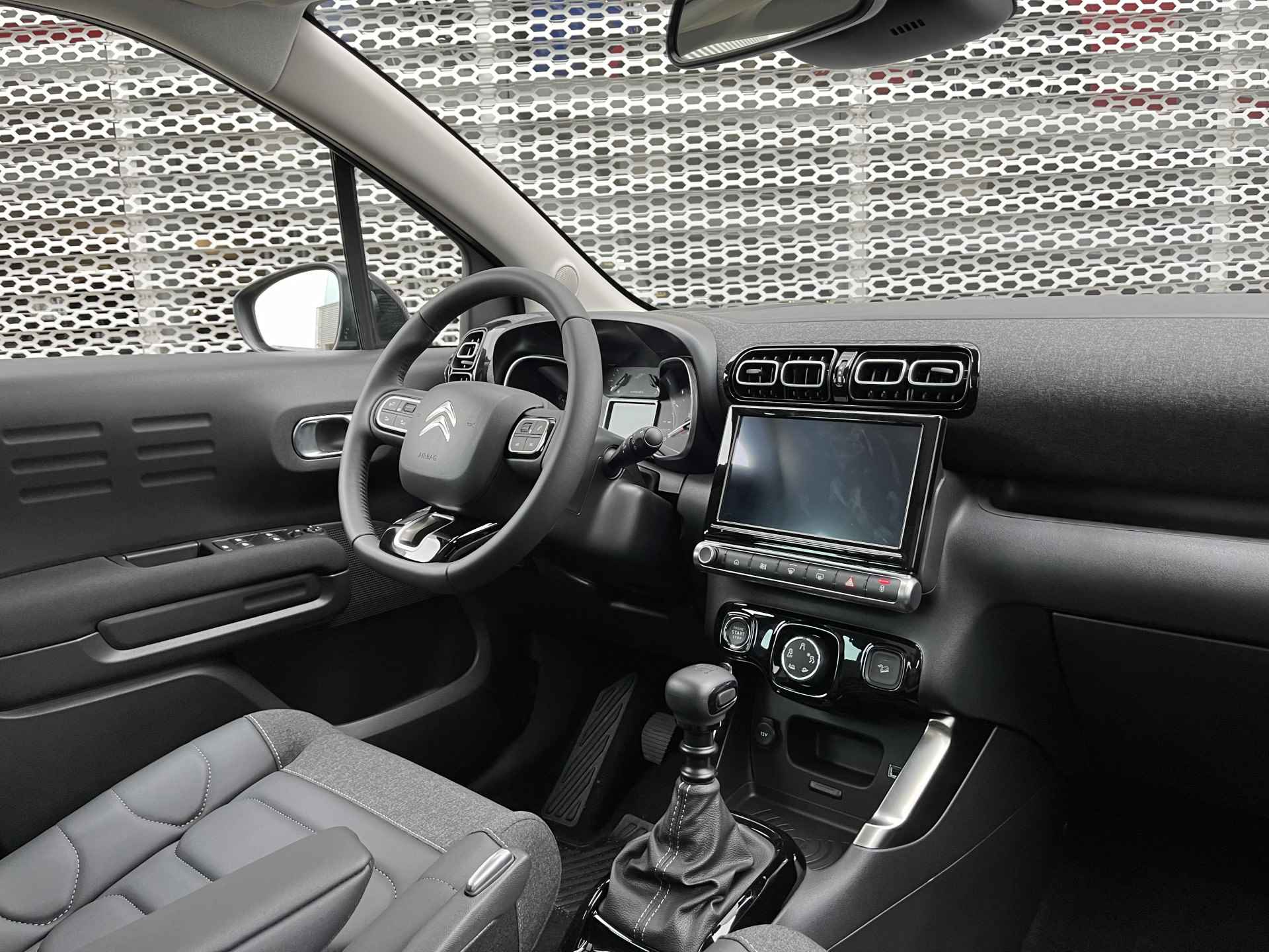 Citroën C3 Aircross 1.2 PureTech Shine Pack | Head up Display | Navigatie | Panoramadak - 8/18