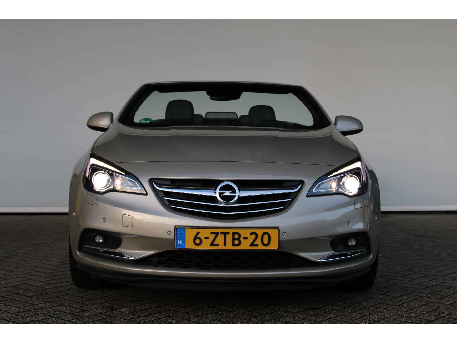 Opel Cascada 1.4 Turbo ecoFLEX Cosmo - 2/34