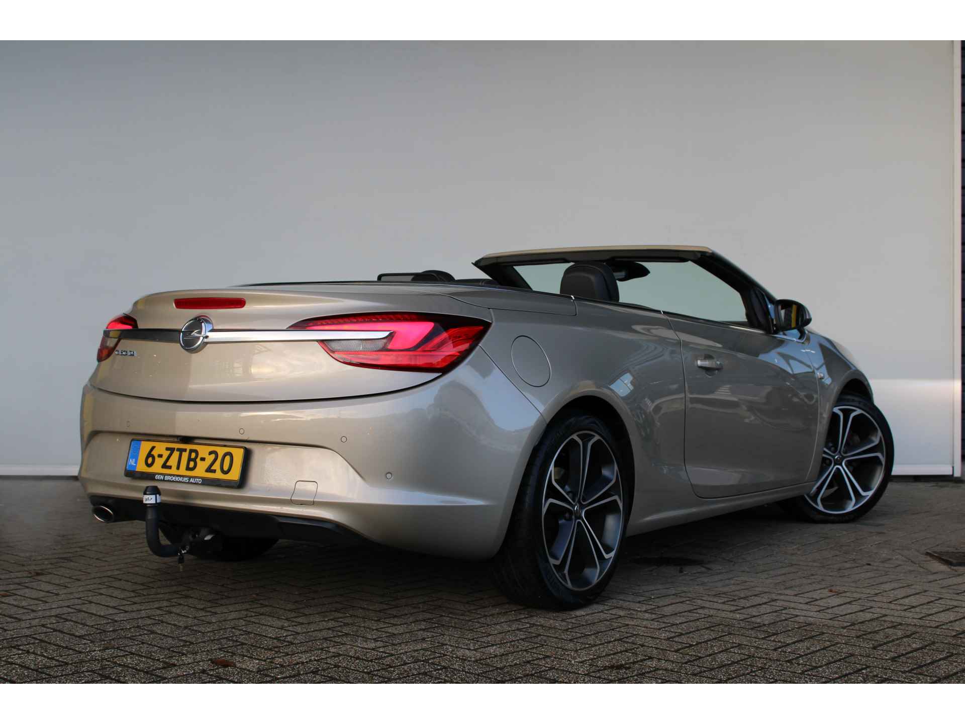 Opel Cascada 1.4 Turbo ecoFLEX Cosmo - 5/34