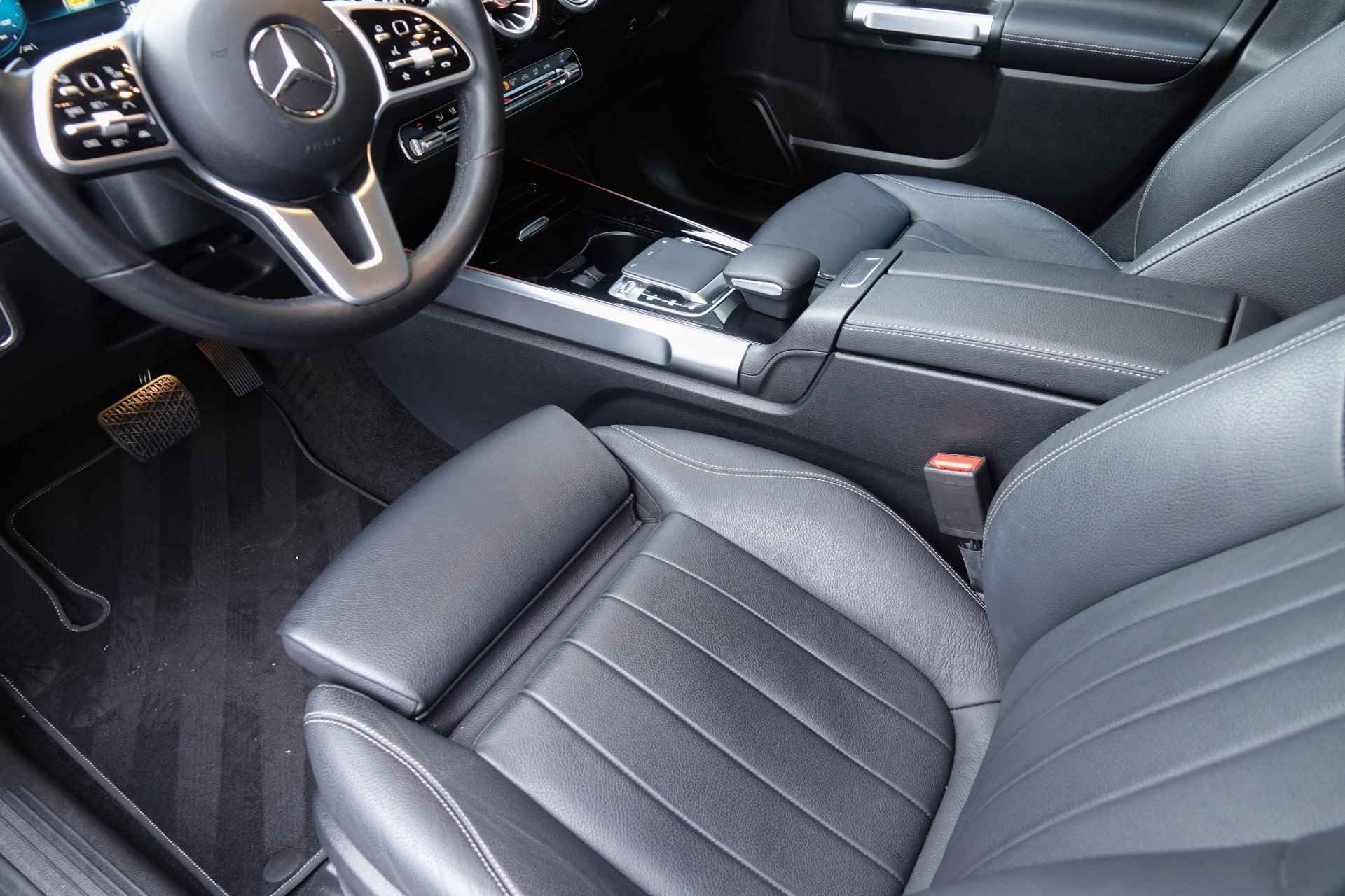 Mercedes-Benz GLB 250 224Pk Aut. | 4-Matic | Progressive | Multicontourstoelen - 37/45