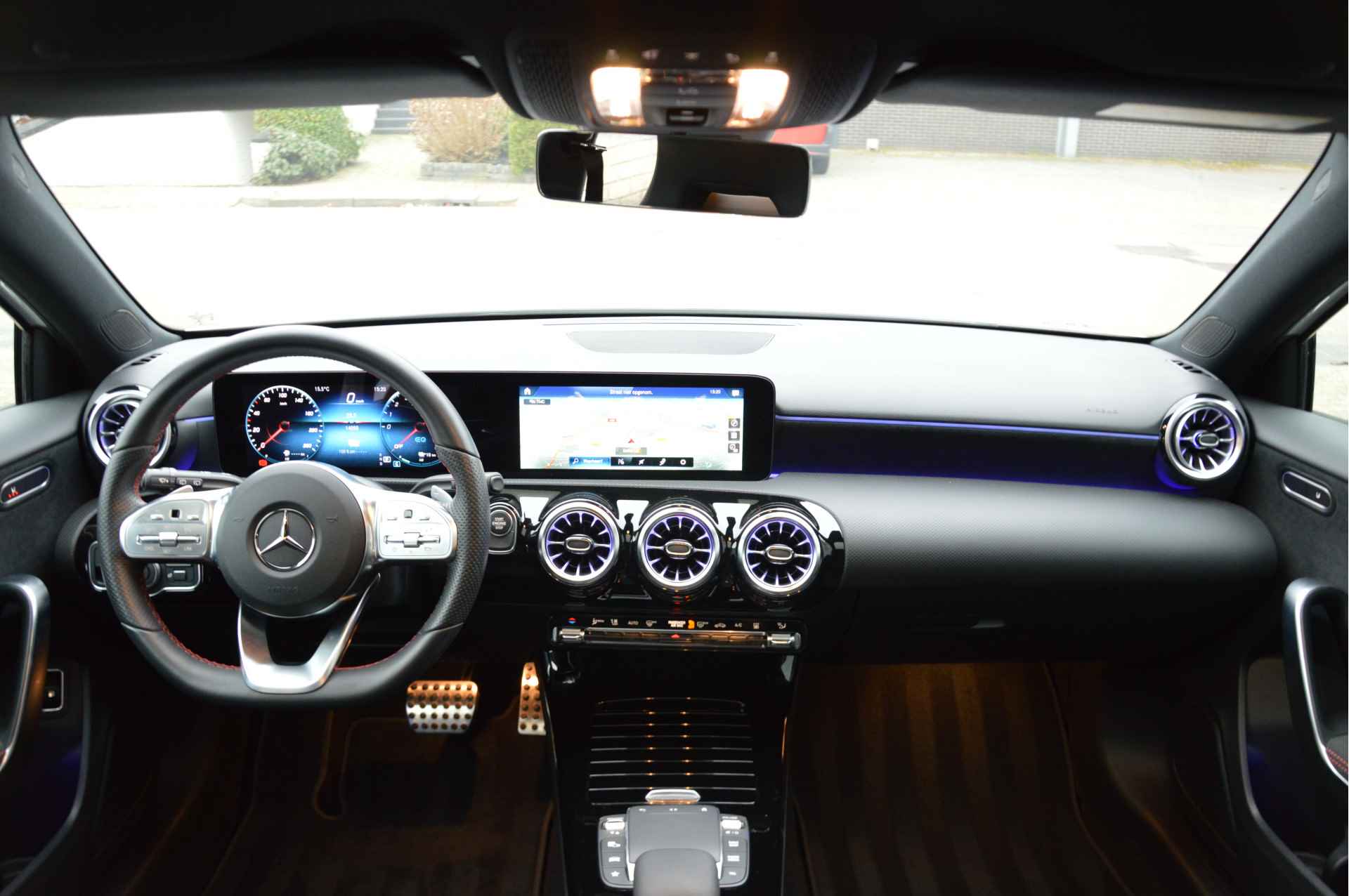 Mercedes-Benz A-Klasse 250 e AMG Line PANORAMA | LED | NAVI | CAMERA | NIGHT PAKKET - 31/35