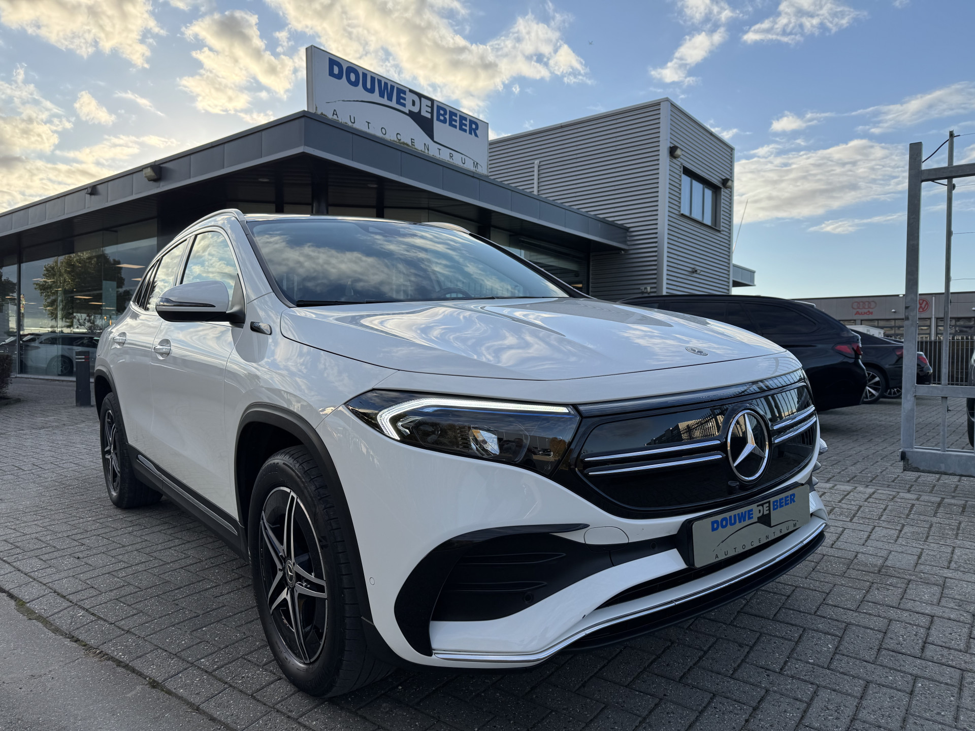 Mercedes-Benz EQA 250 Edition 1 67 kWh Pano-Dak | Keyless | Stoelverw. | Dodehoek |