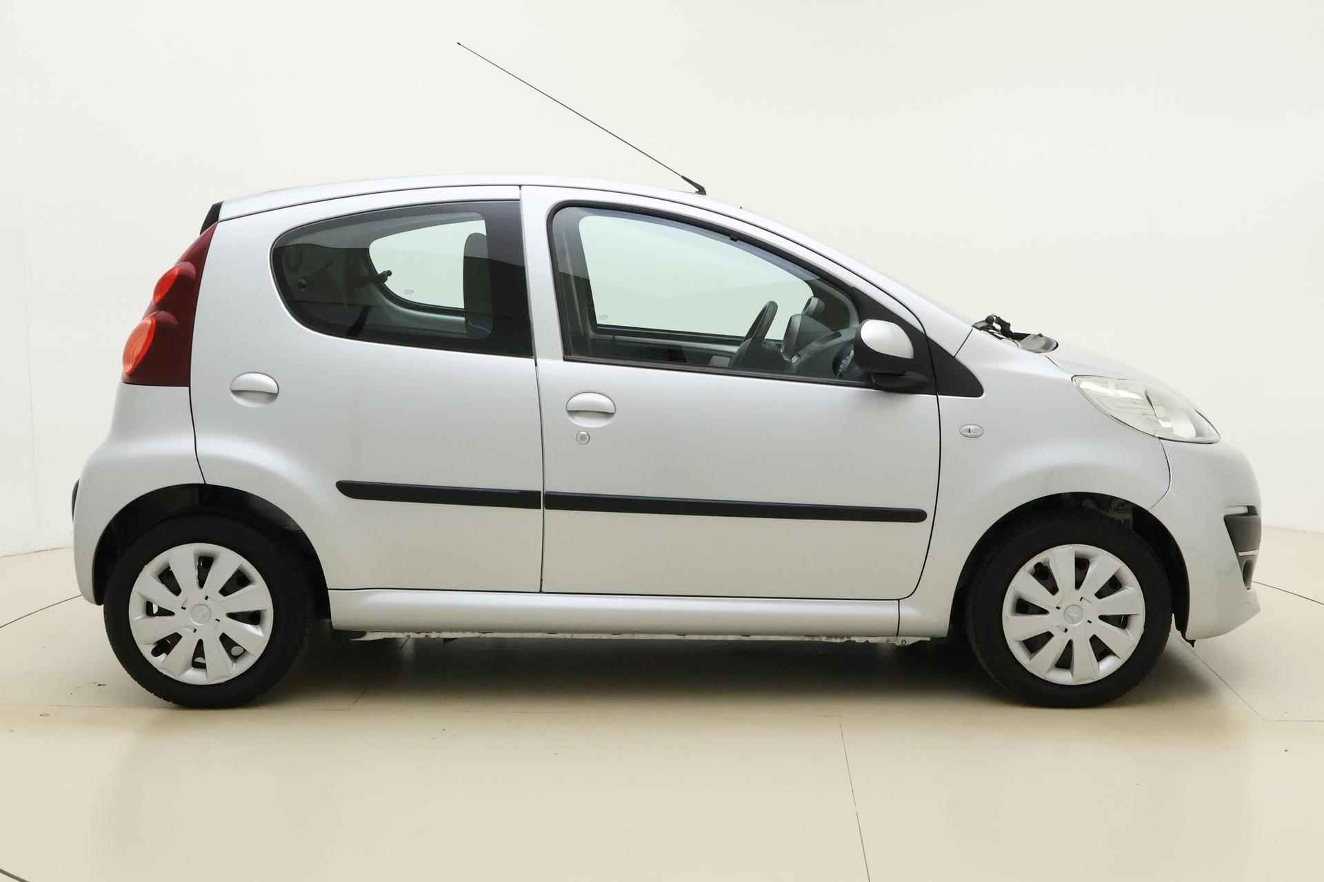 Peugeot 107 1.0 Active | Airco | 5 deurs | LED dagrijverlichting | Incl. set winterbanden | - 10/25