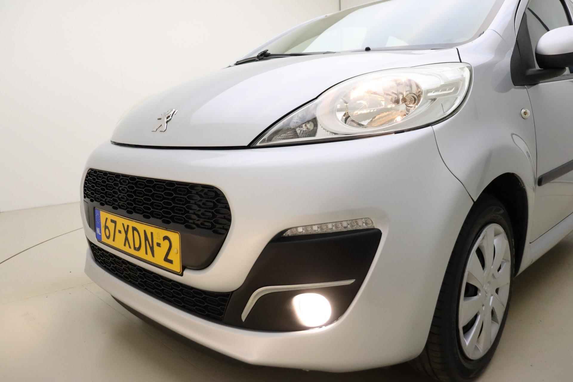 Peugeot 107 1.0 Active | Airco | 5 deurs | LED dagrijverlichting | Incl. set winterbanden | - 17/25