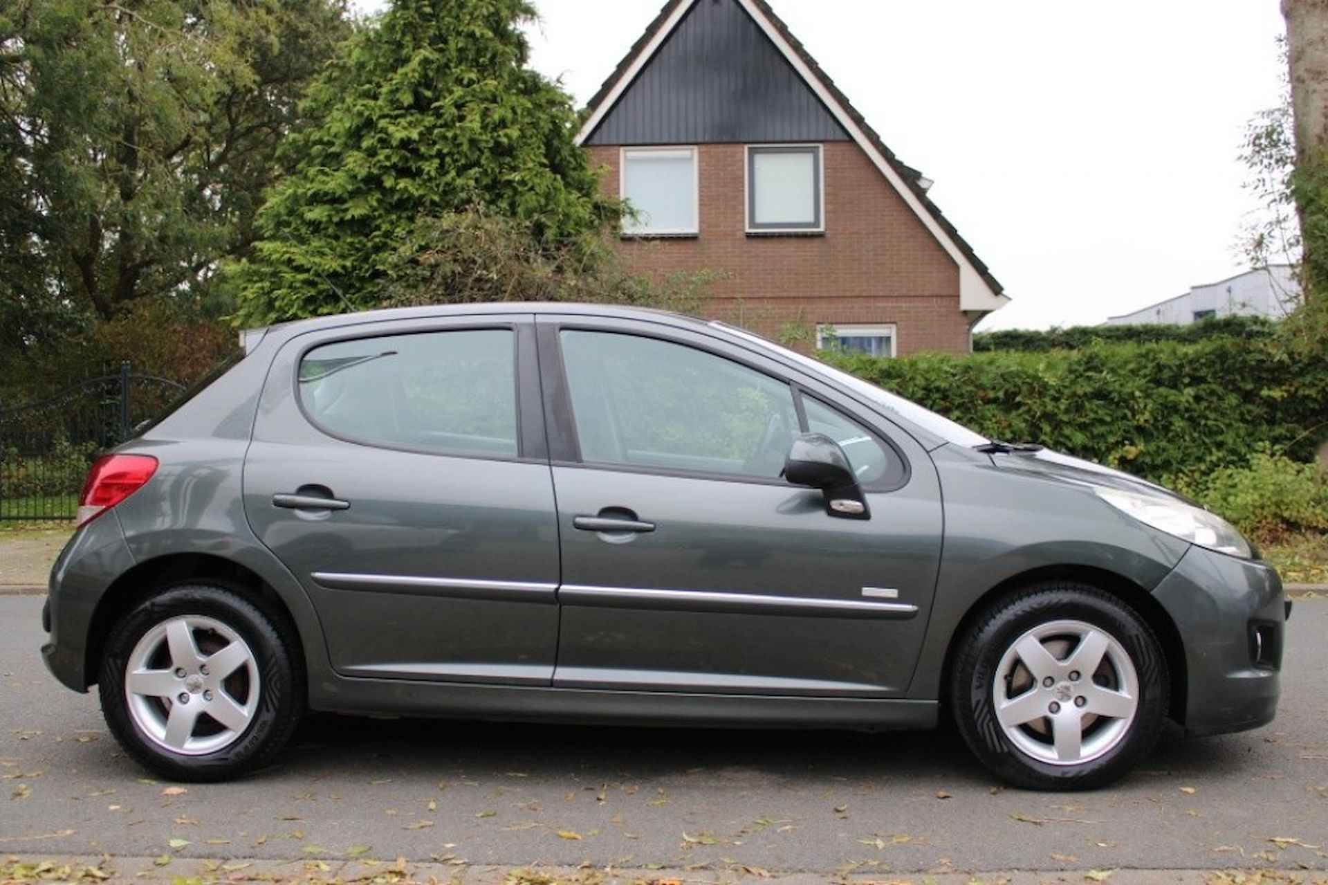 PEUGEOT 207 1.4 VTi Millesim 200 cruise,airco,trekhaak,lichtmetaal NAP - 7/24