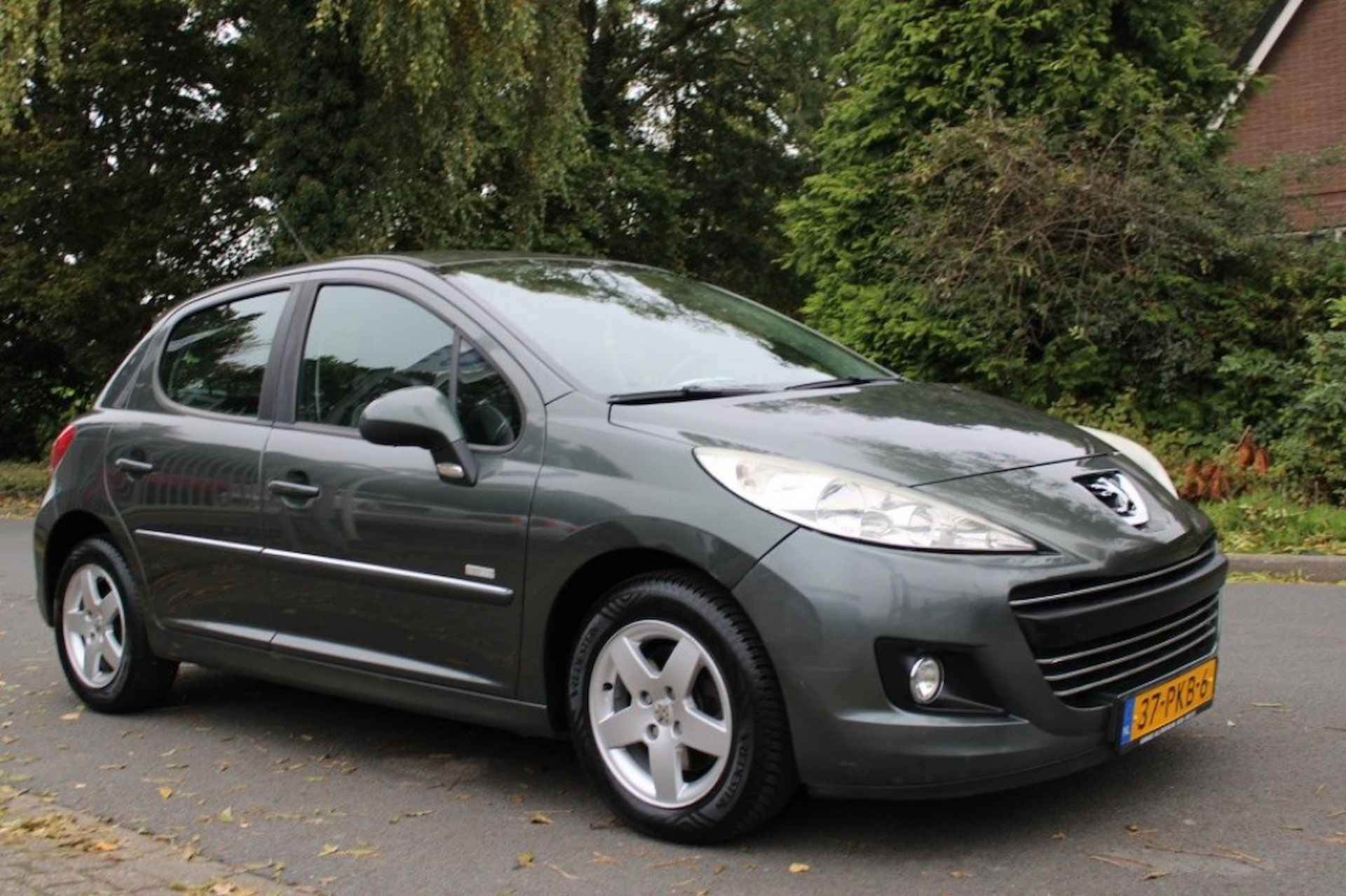 PEUGEOT 207 1.4 VTi Millesim 200 cruise,airco,trekhaak,lichtmetaal NAP - 8/24