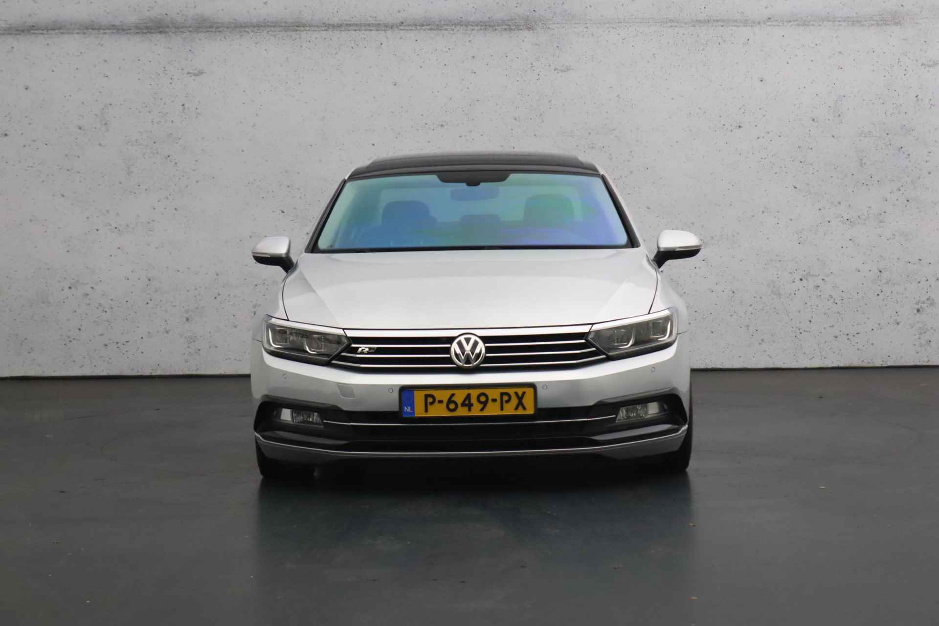 Volkswagen Passat 1.4 TSI ACT Highline | Elektrisch glazen schuifdak | Half lederen bekleding | Adaptieve cruise control - 9/32