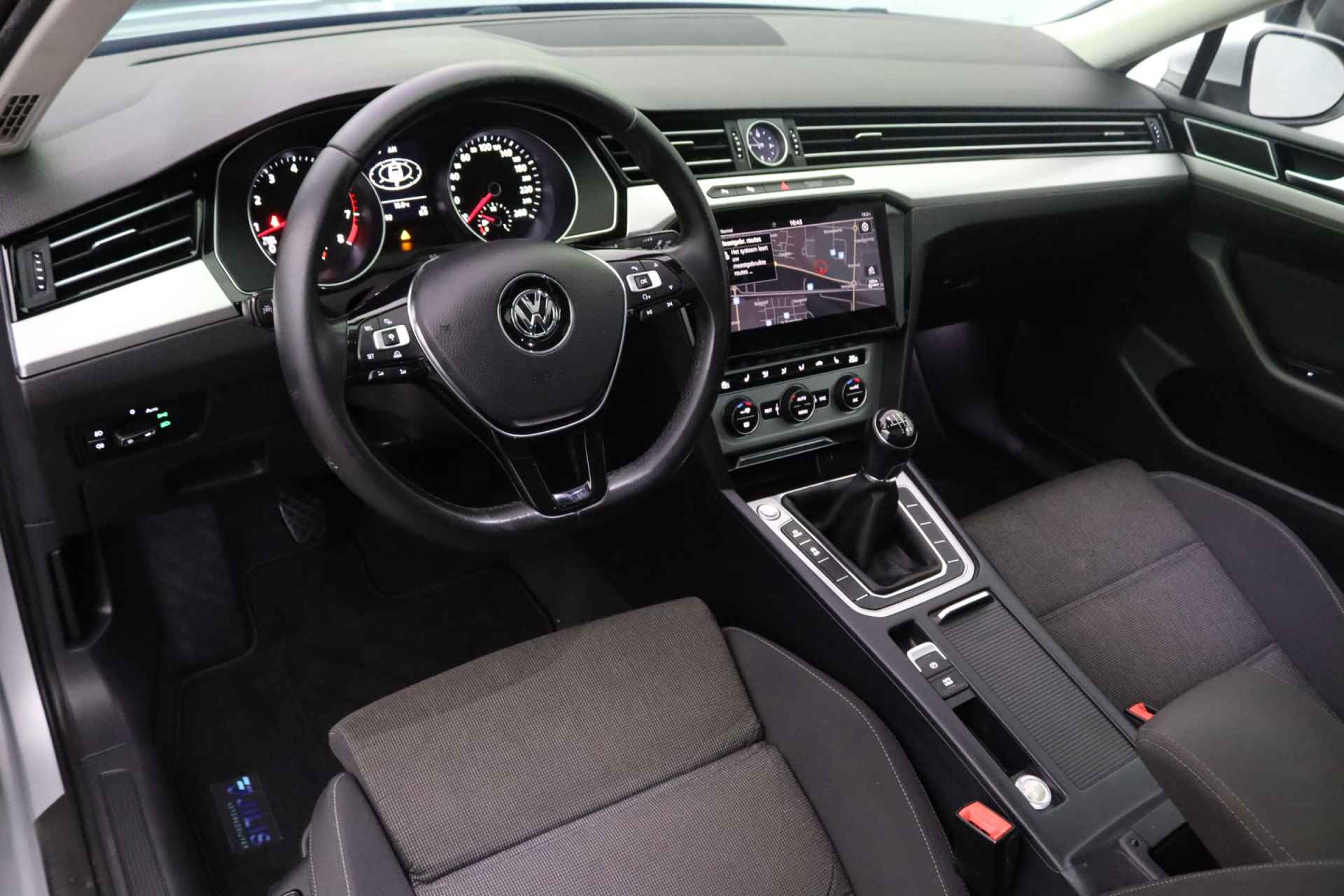 Volkswagen Passat 1.4 TSI ACT Highline | Elektrisch glazen schuifdak | Half lederen bekleding | Adaptieve cruise control - 26/32