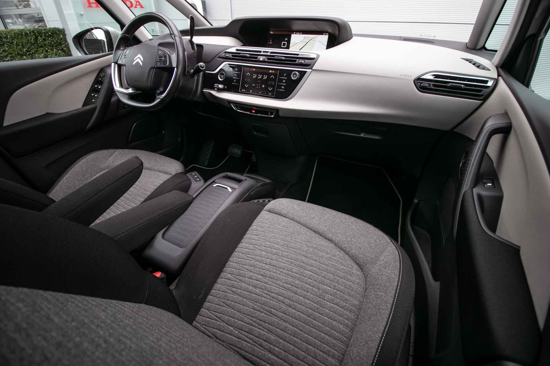 Citroën C4 Picasso 1.2 PureTech automaat Feel All-in rijklaarprijs | Nav | Clima | Massagestoelen | Trekhaak - 4/47