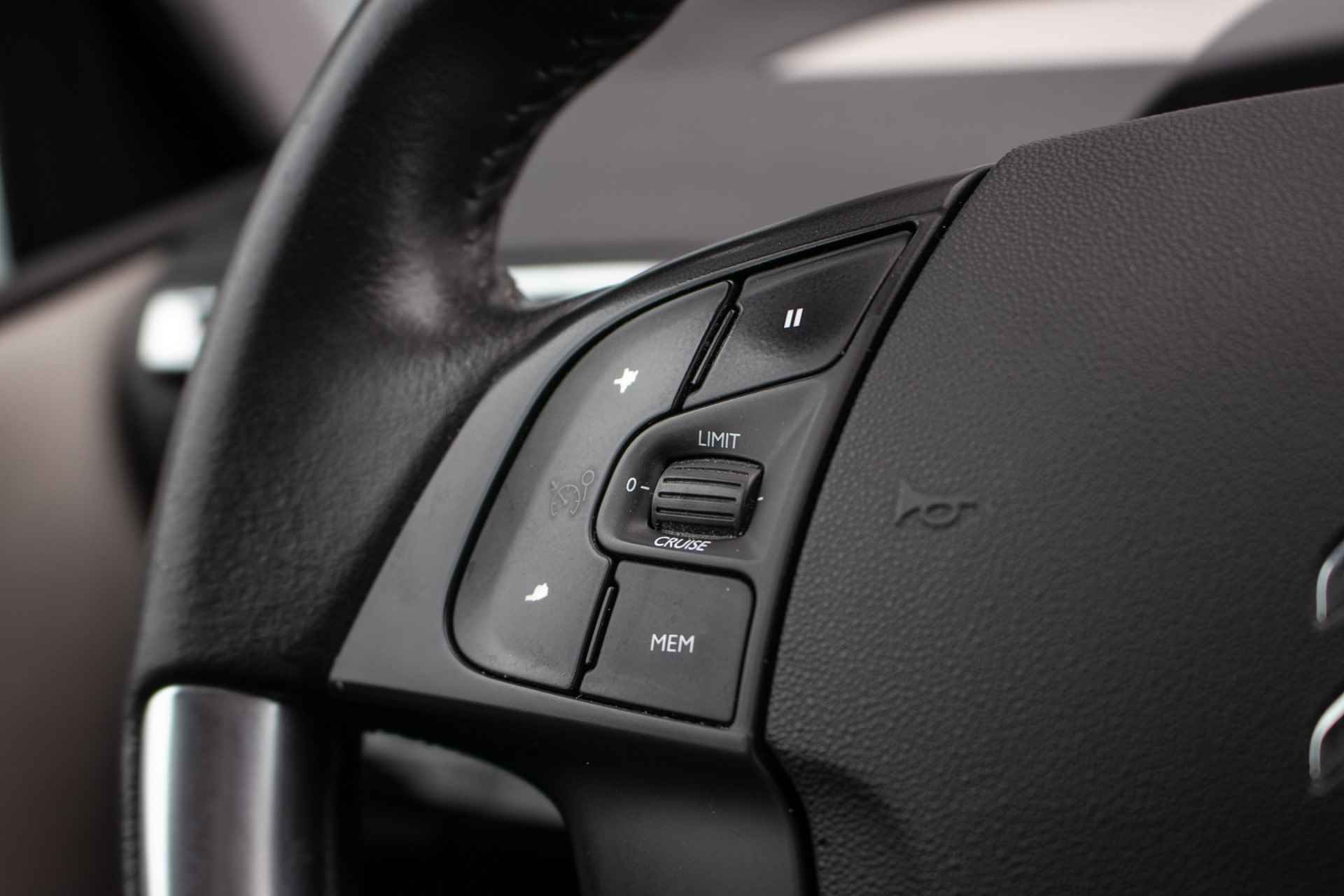 Citroën C4 Picasso 1.2 PureTech automaat Feel All-in rijklaarprijs | Nav | Clima | Massagestoelen | Trekhaak - 26/47