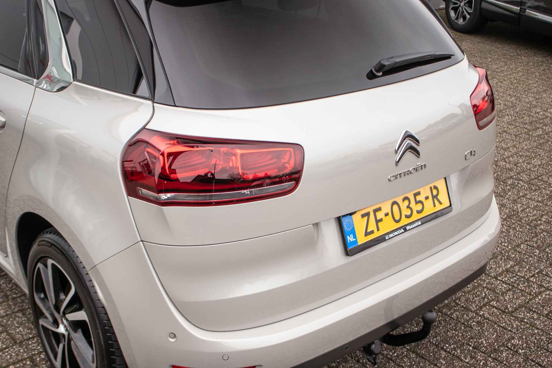 Citroën C4 Picasso 1.2 PureTech automaat Feel All-in rijklaarprijs | Nav | Clima | Massagestoelen | Trekhaak - 33/47
