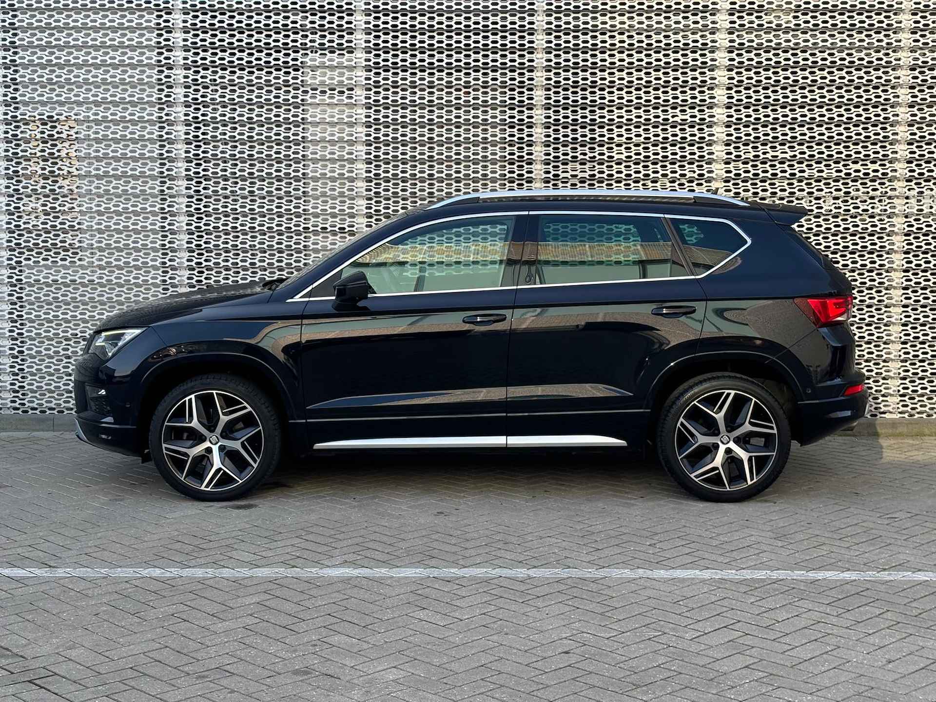 SEAT Ateca 1.5 TSI FR Business Intense DSG/ Metallic/ Digitale cockpit/ Panoramadak/ Led/ 19 lmv P4 - 6/31