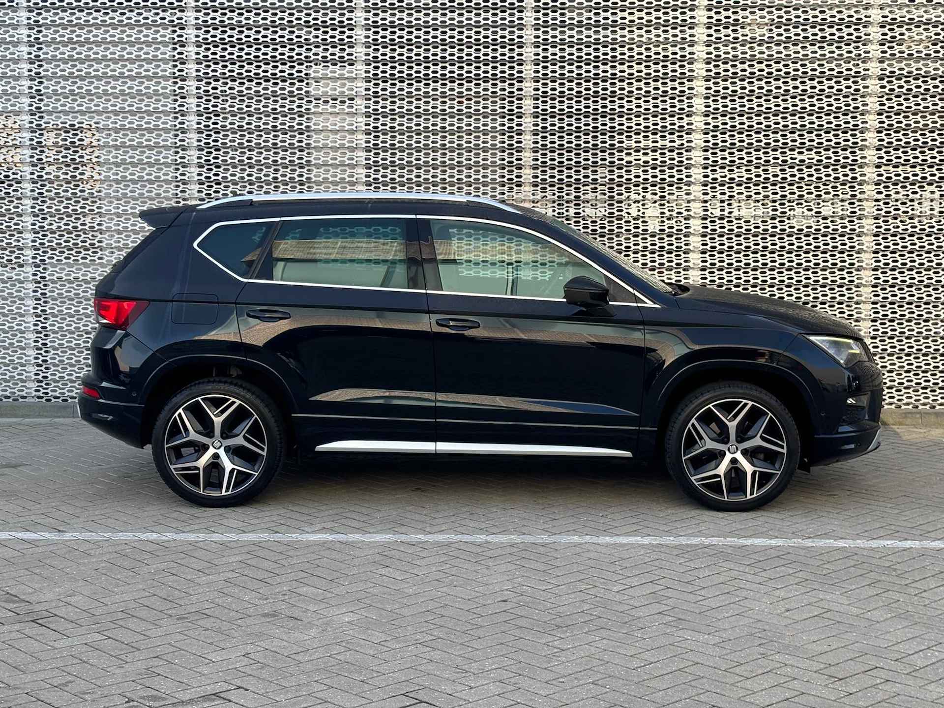 SEAT Ateca 1.5 TSI FR Business Intense DSG/ Metallic/ Digitale cockpit/ Panoramadak/ Led/ 19 lmv P4 - 27/31