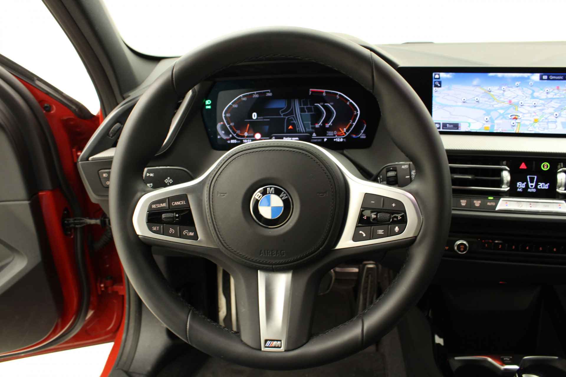 BMW 1-serie 120i M-Sport | Melbourne Rood | Leder | LED | 2 jaar BMW Garantie - 10/25