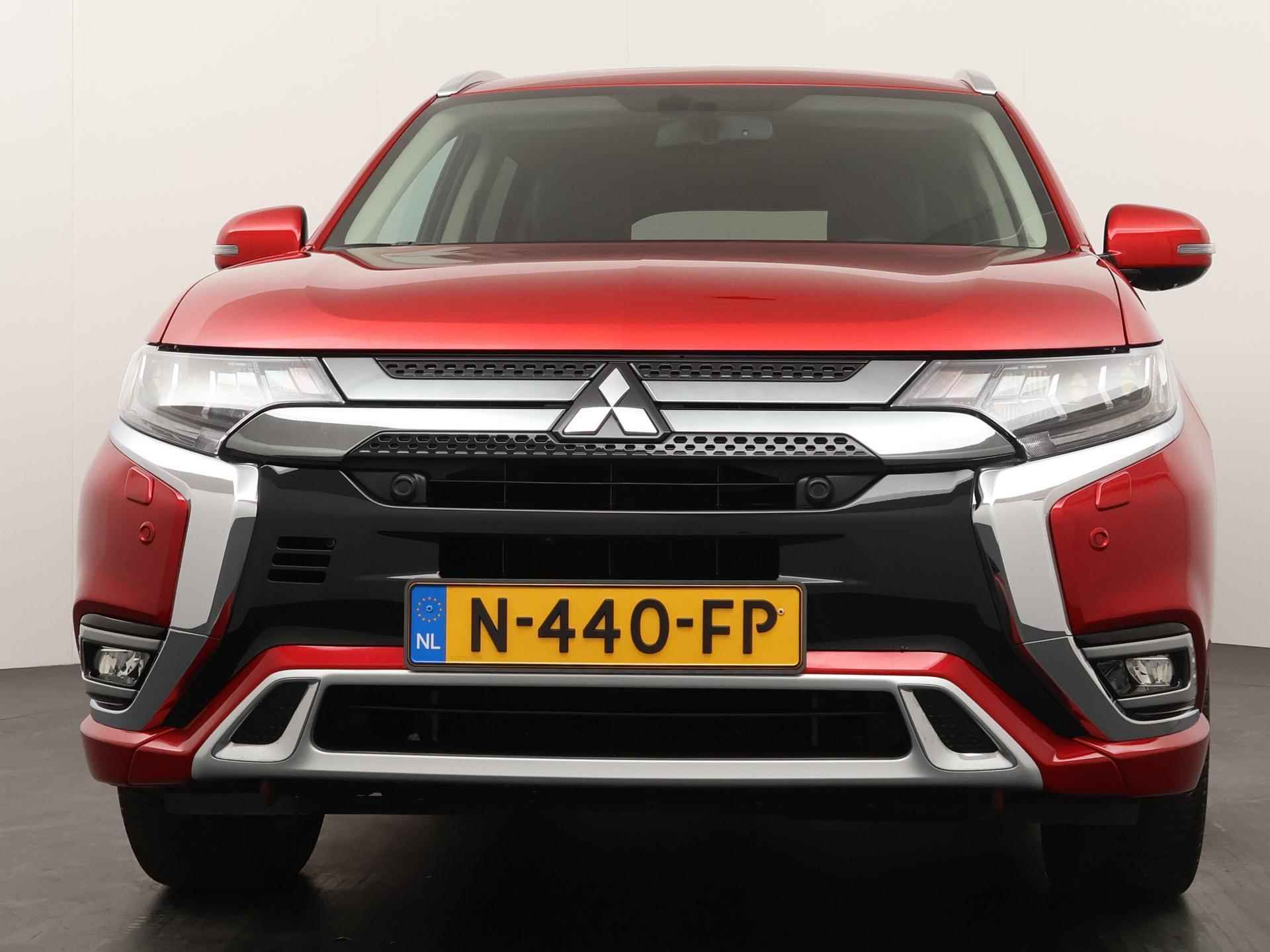 Mitsubishi Outlander 2.4 PHEV Intense+ - 9/35