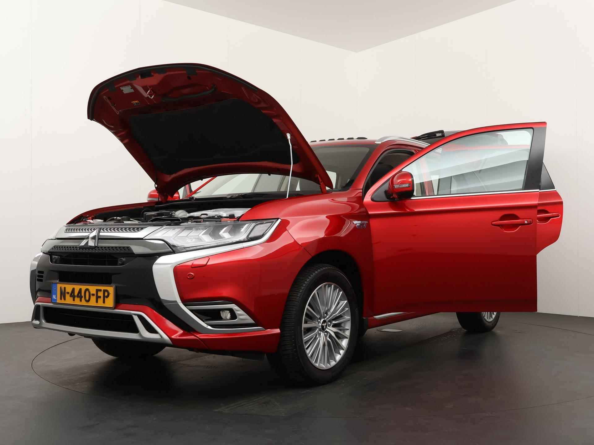 Mitsubishi Outlander 2.4 PHEV Intense+ - 20/35