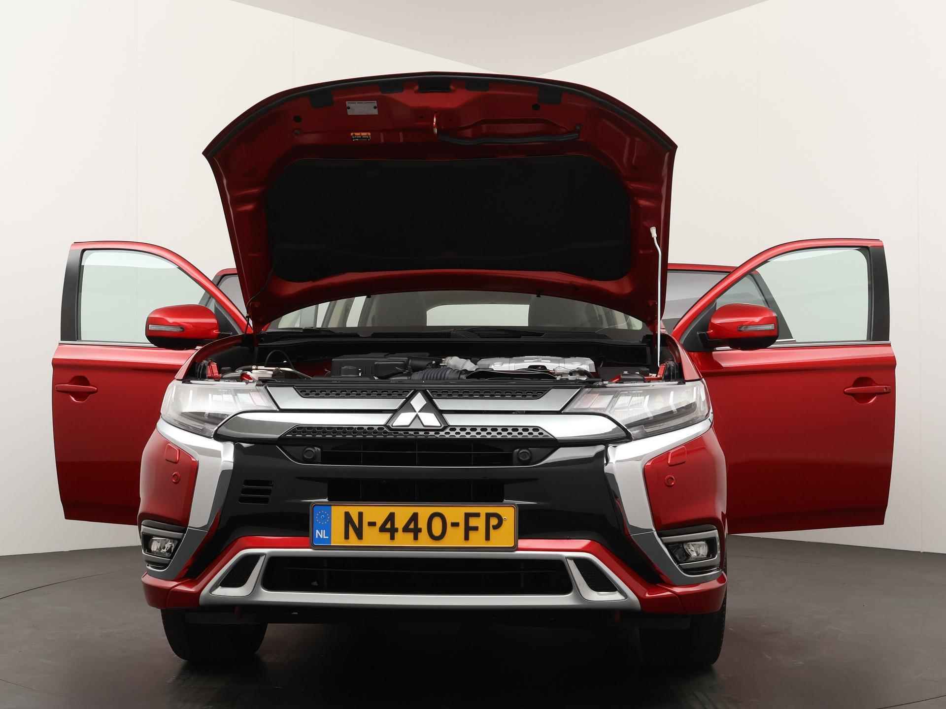 Mitsubishi Outlander 2.4 PHEV Intense+ - 27/35