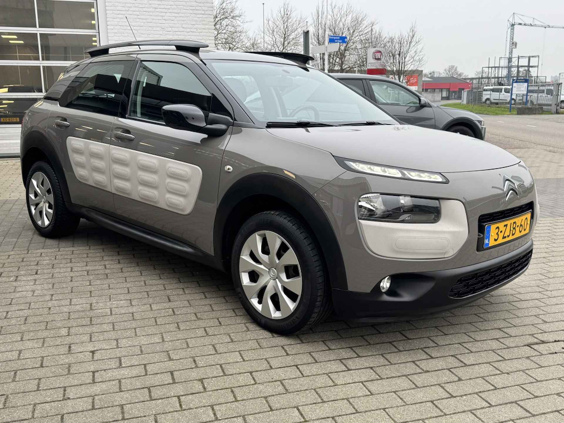 Citroen C4 Cactus 1.2 e-VTi Feel | Automaat | Dealer onderhouden | Trekhaak! | Air - 6/28