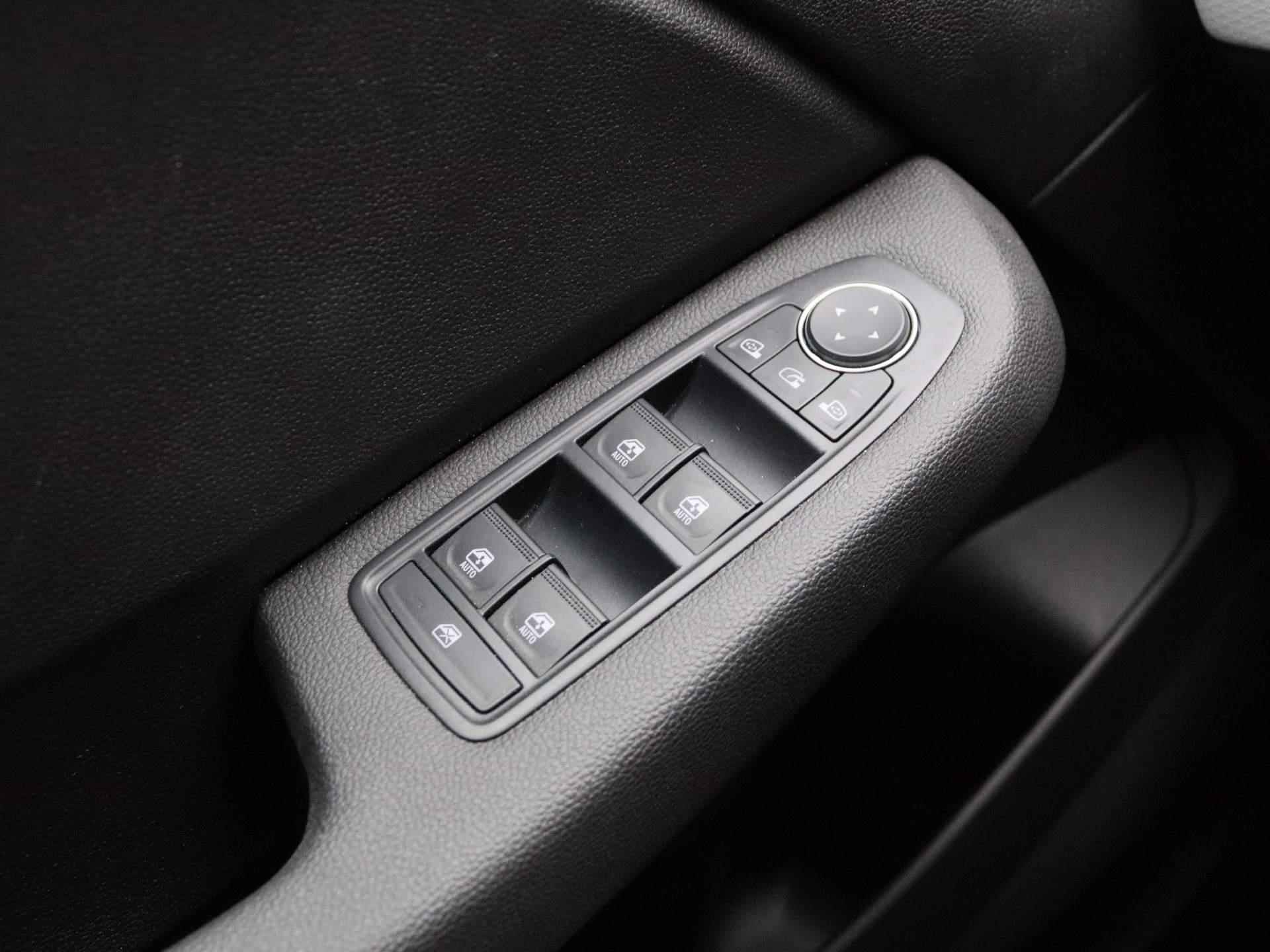 Renault Clio 1.0 TCe 90Pk Evolution | Navigatie | Apple & Android Carplay | Airco | Parkeersensoren & Blindspot | Automatische Verlichting & Regensensoren | LED | Privacy Glass & Lichtmetalen Velgen | - 26/37
