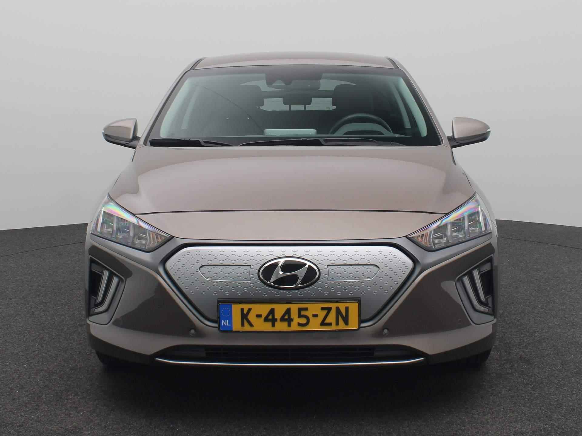 Hyundai IONIQ Premium EV 38 kWh | SEPP subsidie mogelijk | Airco | Cruise Control | Lederen bekleding | Navigatie | LED | - 3/51