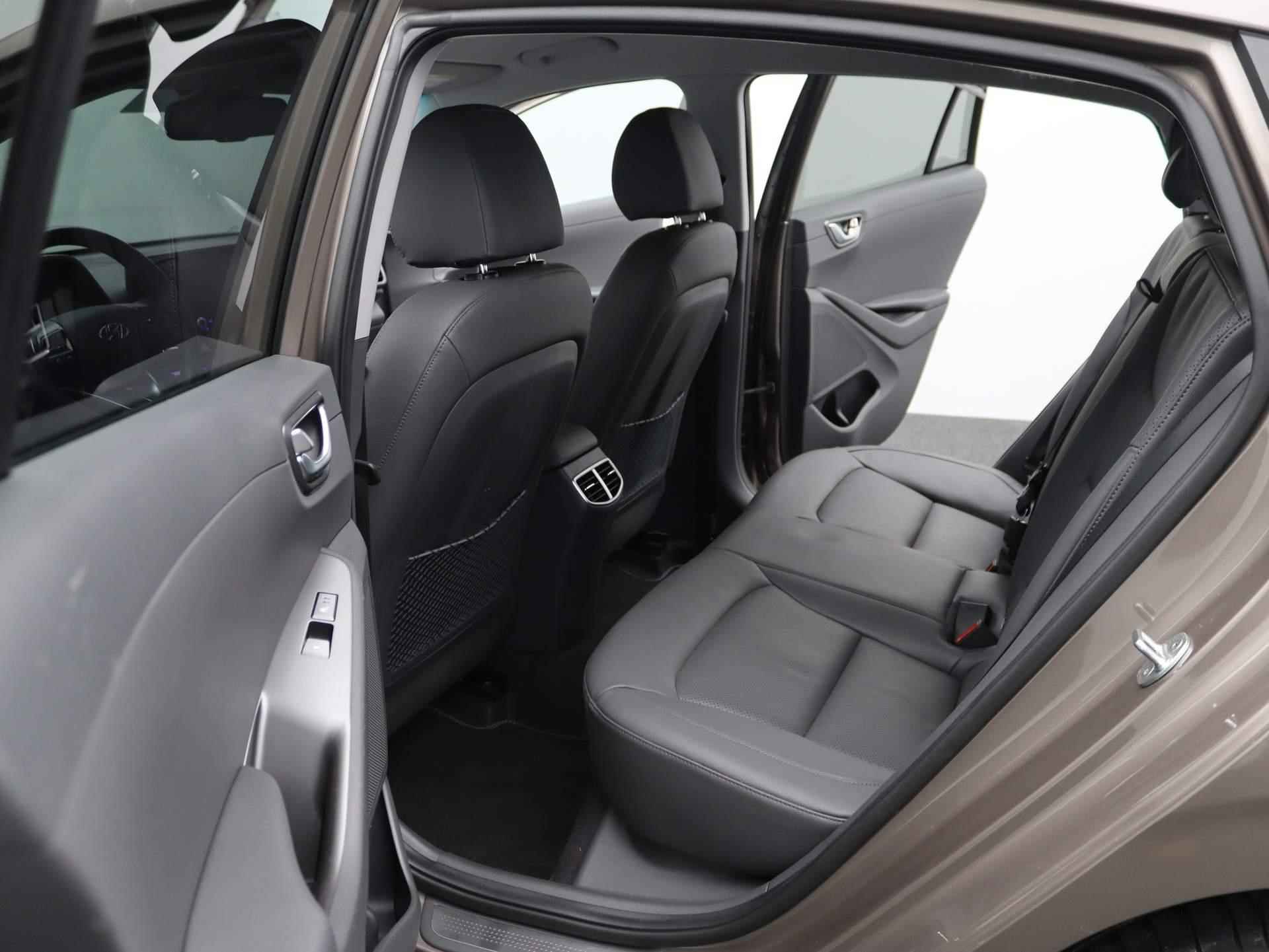 Hyundai IONIQ Premium EV 38 kWh | SEPP subsidie mogelijk | Airco | Cruise Control | Lederen bekleding | Navigatie | LED | - 12/51