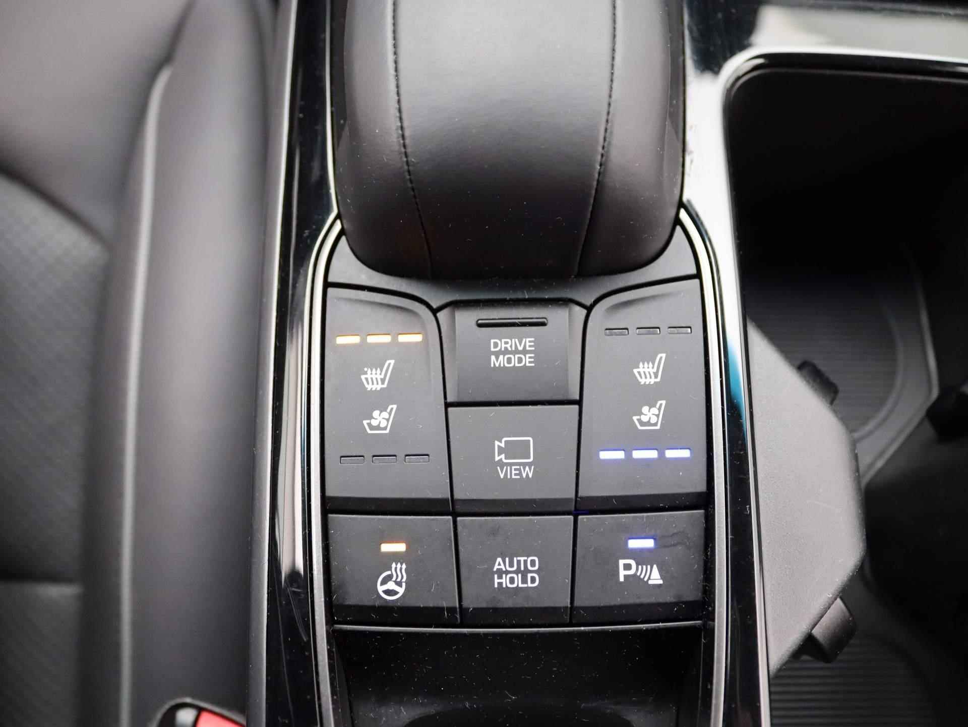 Hyundai IONIQ Premium EV 38 kWh | SEPP subsidie mogelijk | Airco | Cruise Control | Lederen bekleding | Navigatie | LED | - 24/51