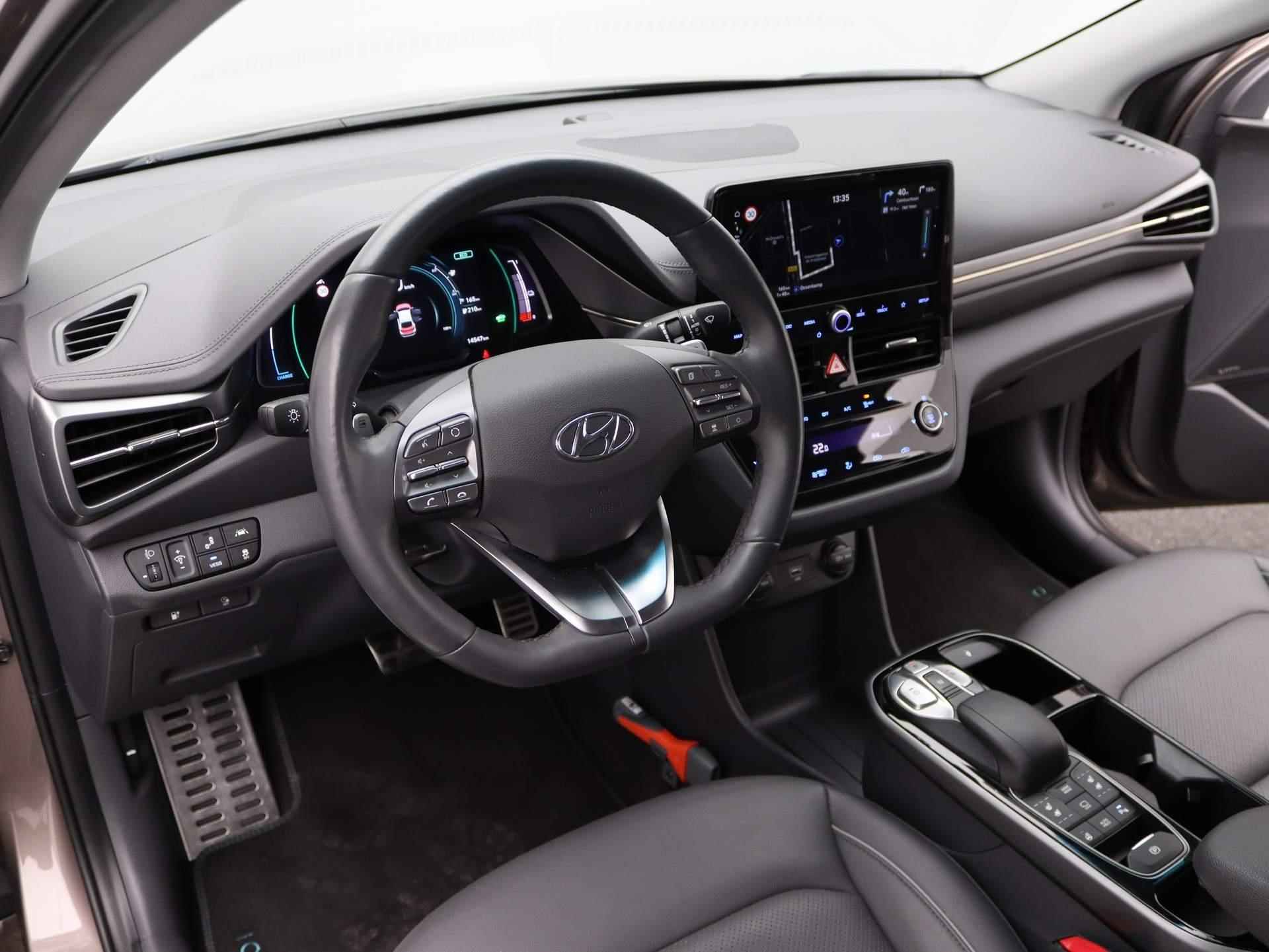 Hyundai IONIQ Premium EV 38 kWh | SEPP subsidie mogelijk | Airco | Cruise Control | Lederen bekleding | Navigatie | LED | - 29/51