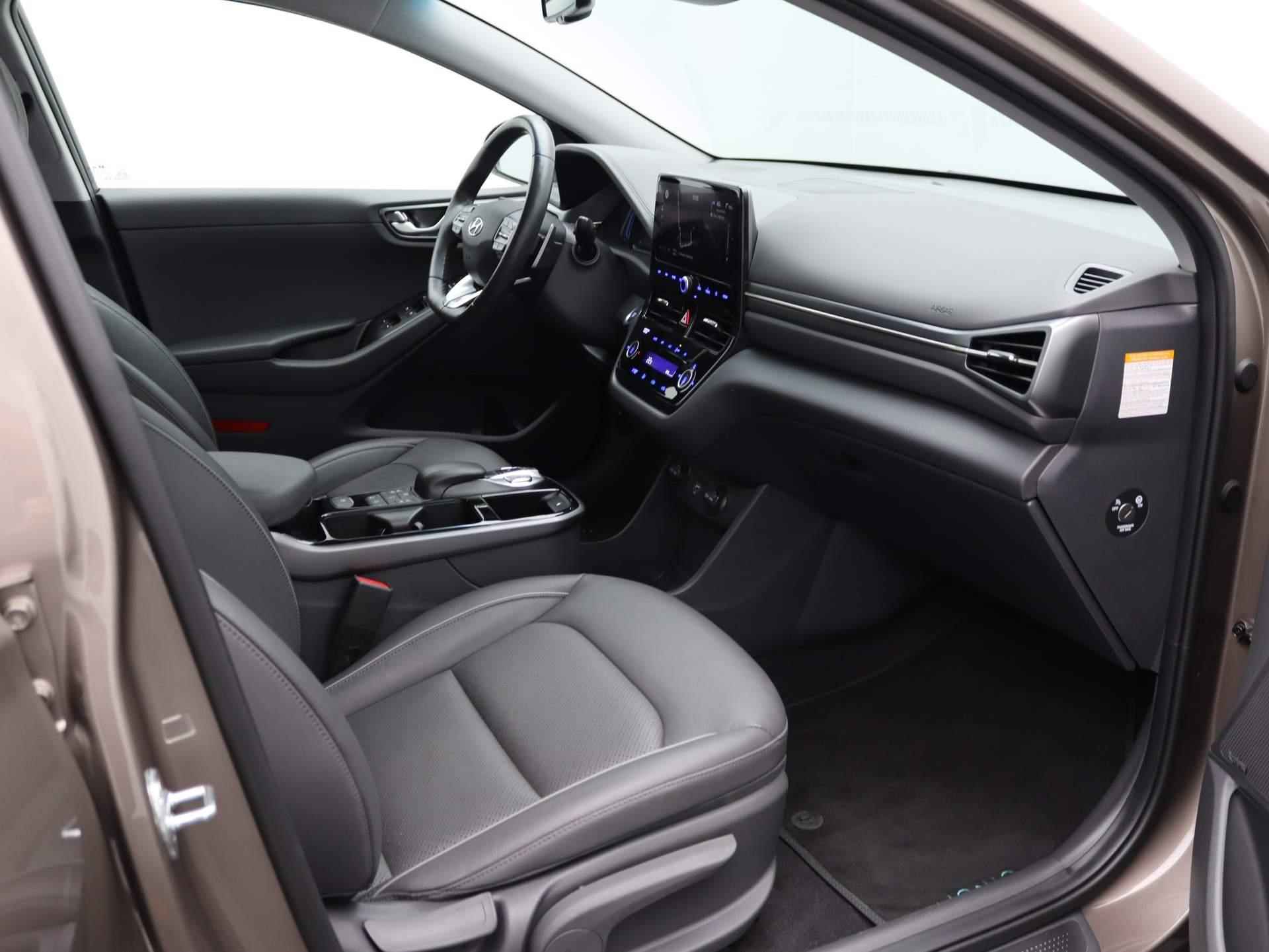 Hyundai IONIQ Premium EV 38 kWh | SEPP subsidie mogelijk | Airco | Cruise Control | Lederen bekleding | Navigatie | LED | - 30/51