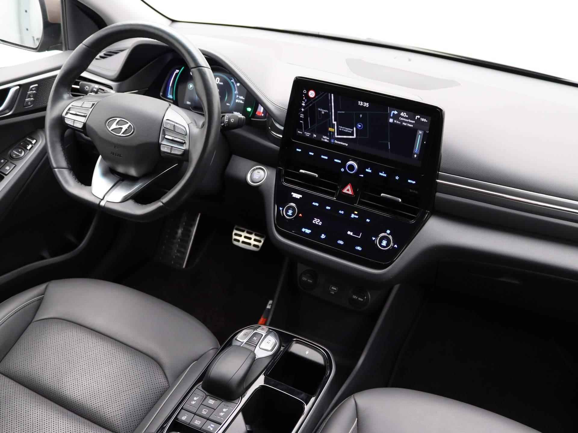 Hyundai IONIQ Premium EV 38 kWh | SEPP subsidie mogelijk | Airco | Cruise Control | Lederen bekleding | Navigatie | LED | - 31/51