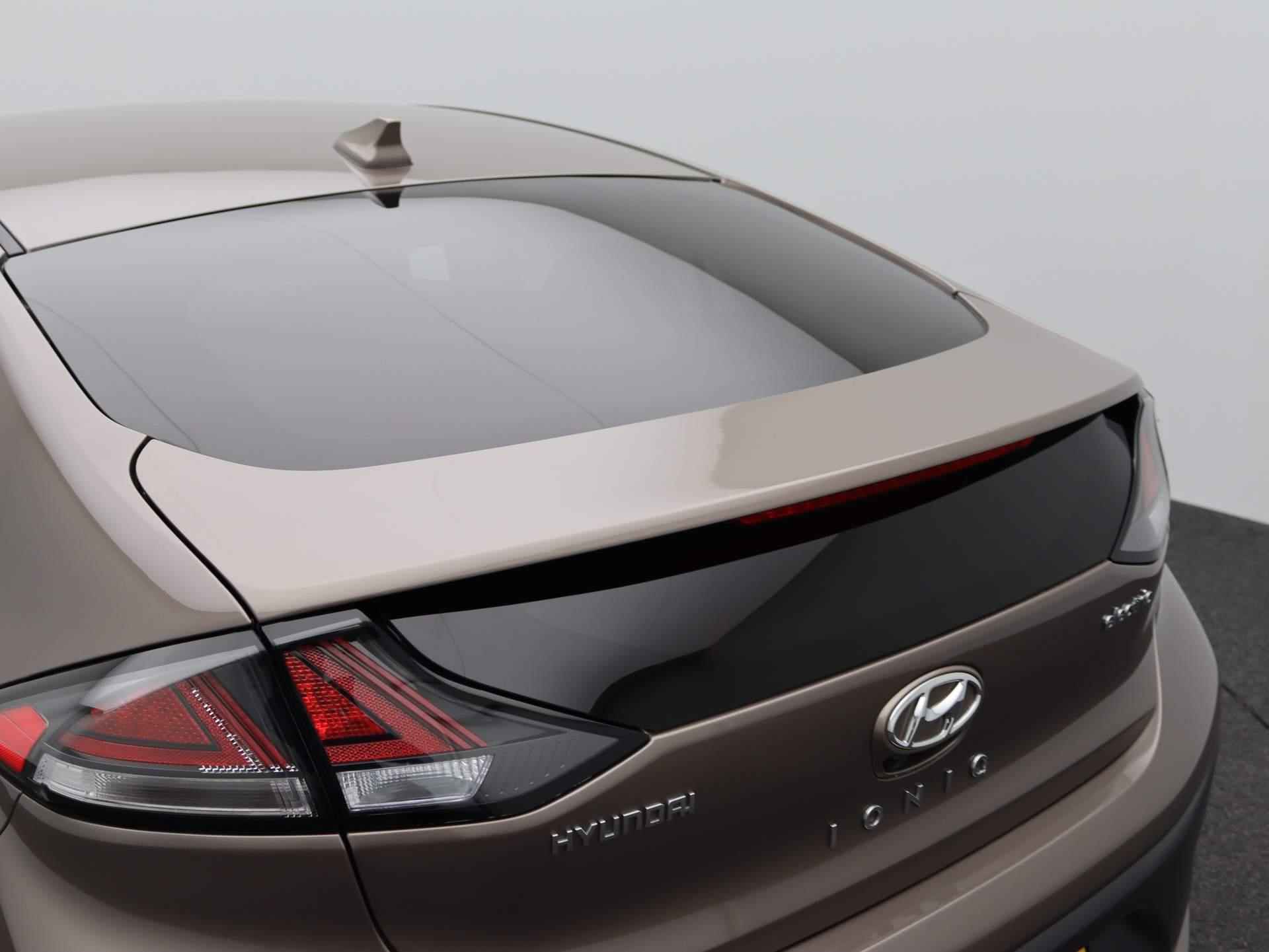 Hyundai IONIQ Premium EV 38 kWh | SEPP subsidie mogelijk | Airco | Cruise Control | Lederen bekleding | Navigatie | LED | - 39/51