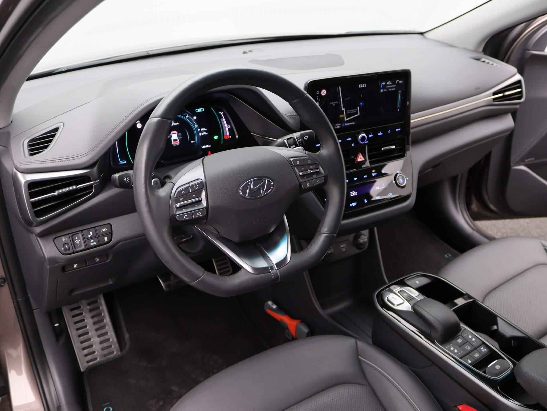 Hyundai IONIQ Premium EV 38 kWh | Airco | Cruise Control | Lederen bekleding | Navigatie | LED | - 30/51