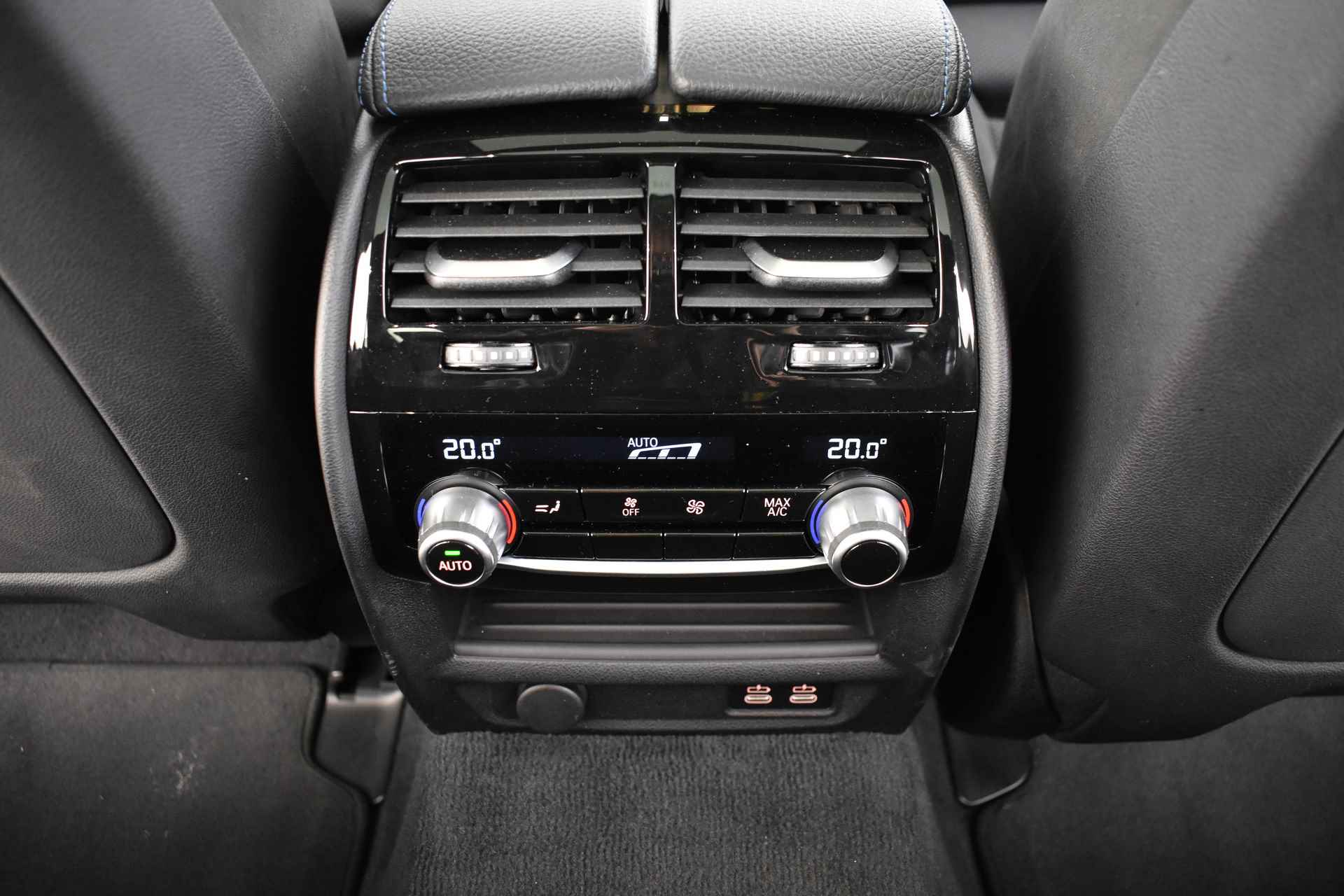 BMW 5 Serie Touring 530e M Sportpakket Shadow Line / Panoramadak / Sportstoelen / Laserlight / Driving Assistant Professional / Head-Up / Comfort Access / Parking Assistant - 21/52