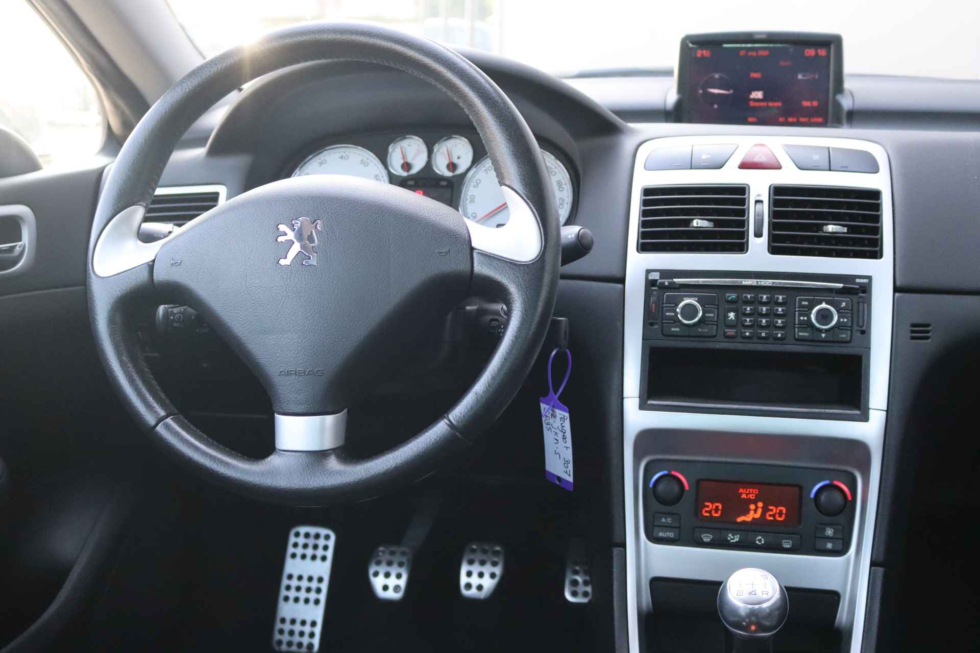 Peugeot 307 CC 2.0-16V Palm Beach Leder/Climate-control/Cruise-control/Parkeerhulp - 13/31