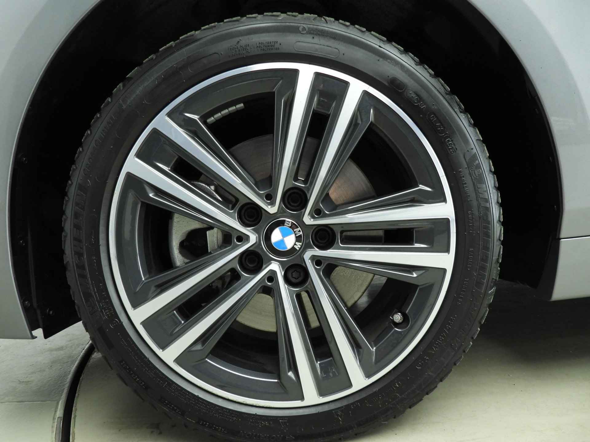 BMW 1 Serie 5-deurs 118i | LED | Navigatie | Sportstoelen | PDC | Clima | DAB | Alu 17 inch - 41/42