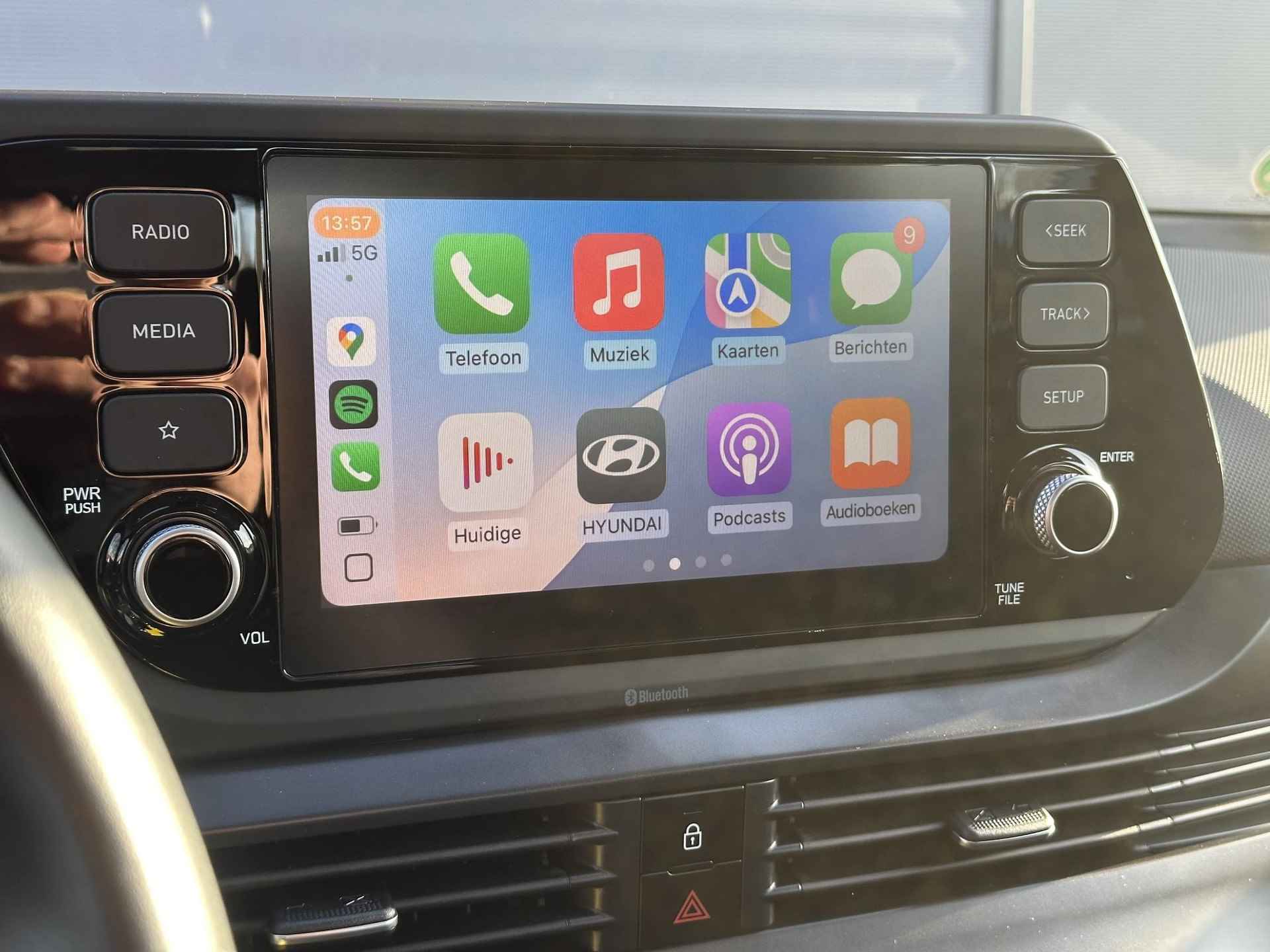 Hyundai i20 1.0 T-GDI Comfort / Trekhaak / Blindspot / Achteruitrij Camera / Apple Carplay & Android Auto / Cruise Control / - 14/37