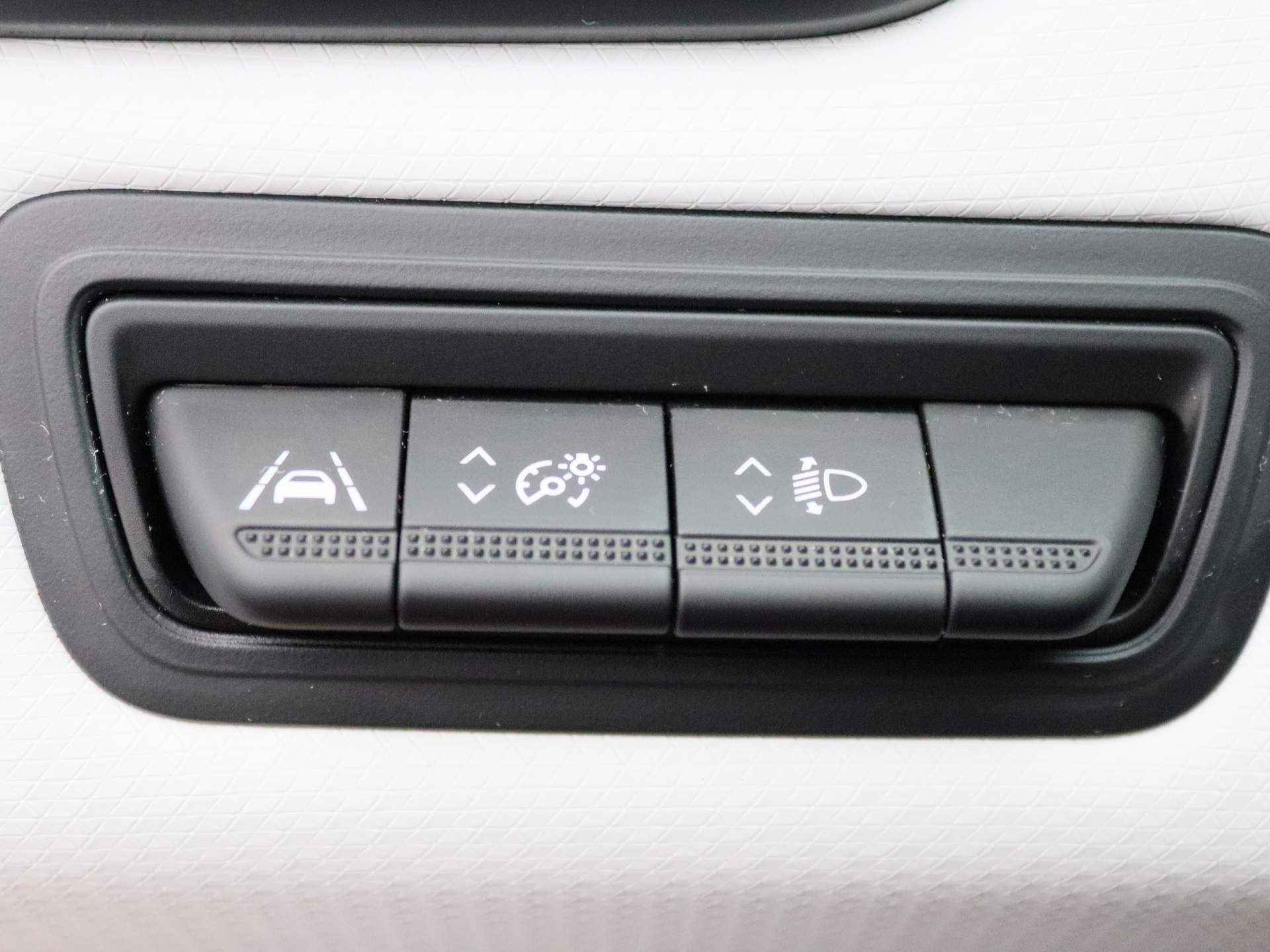Renault Clio TCe 90pk Techno ALL-IN PRIJS! | Climate control | Navig | Parkeersensoren voor en achter - 30/39