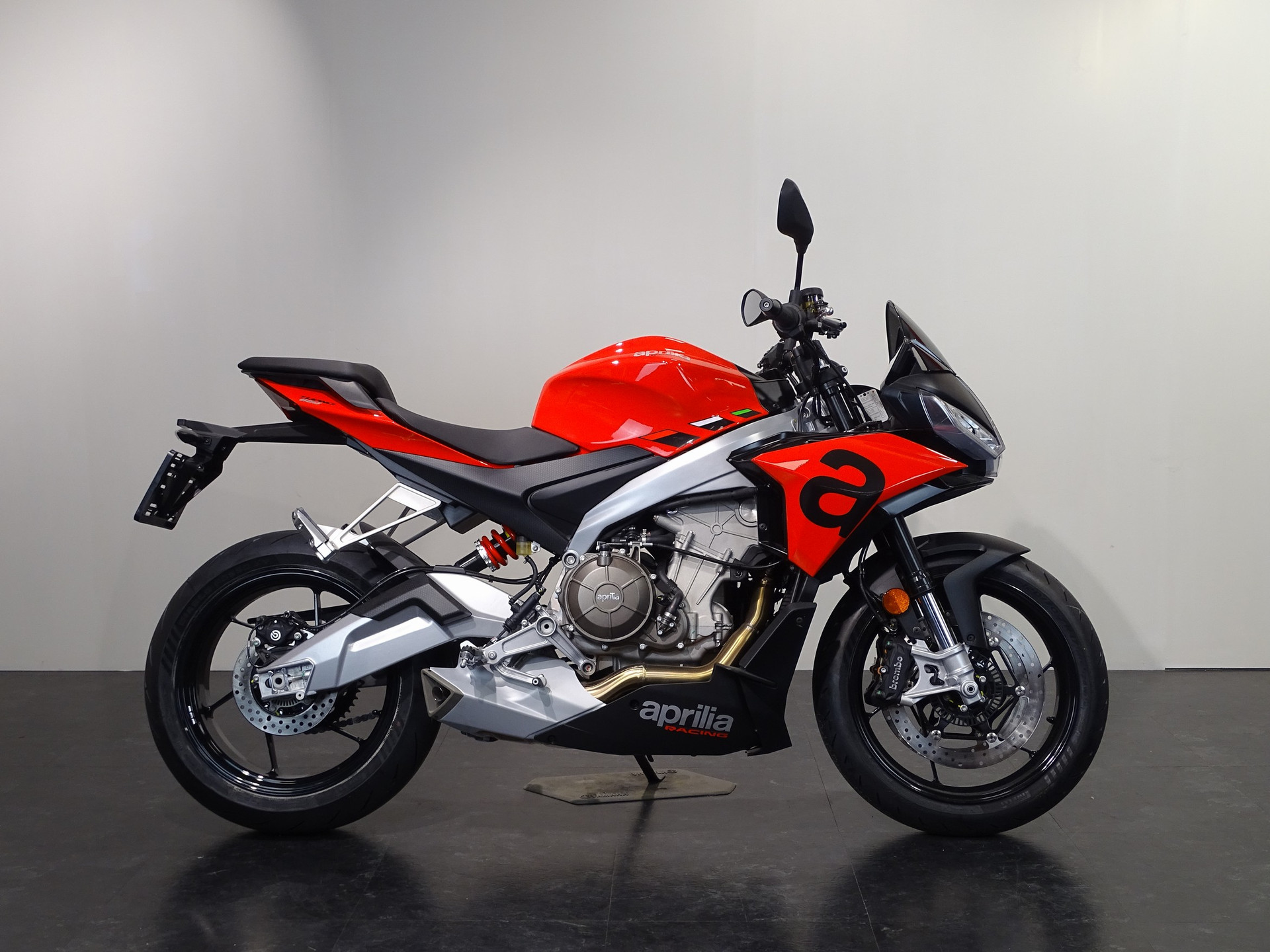 Aprilia TUONO 660