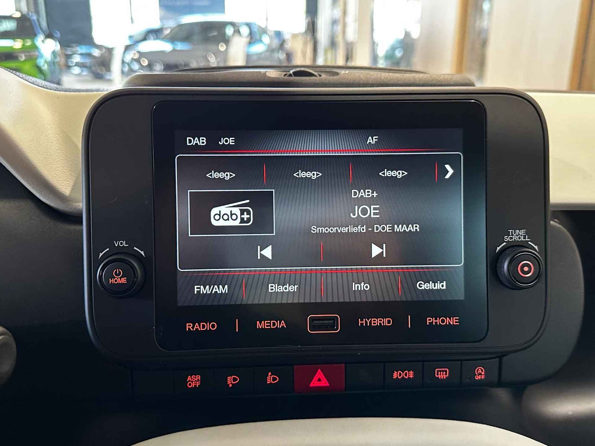 Fiat Panda Pandina 1.0 AIRCO | APPLE CARPLAY EN ANDROID AUTO | CRUISECONTROL | LICHT EN REGENSENSOR | SHOWROOMMODEL - 12/16