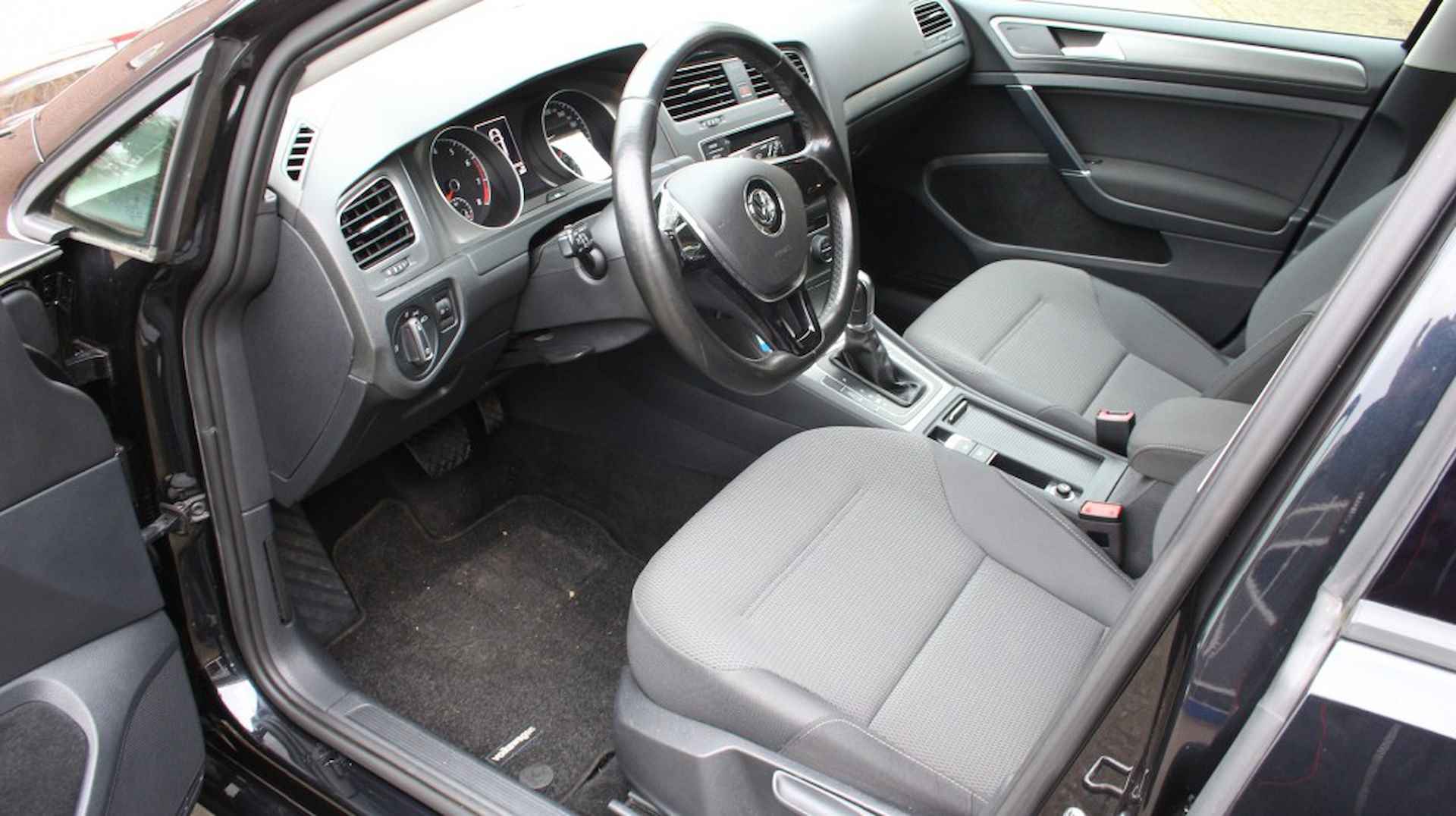 VOLKSWAGEN Golf 1.2 TSI Comfortline, Automaat, Clima, Afn trekhaak. - 7/38