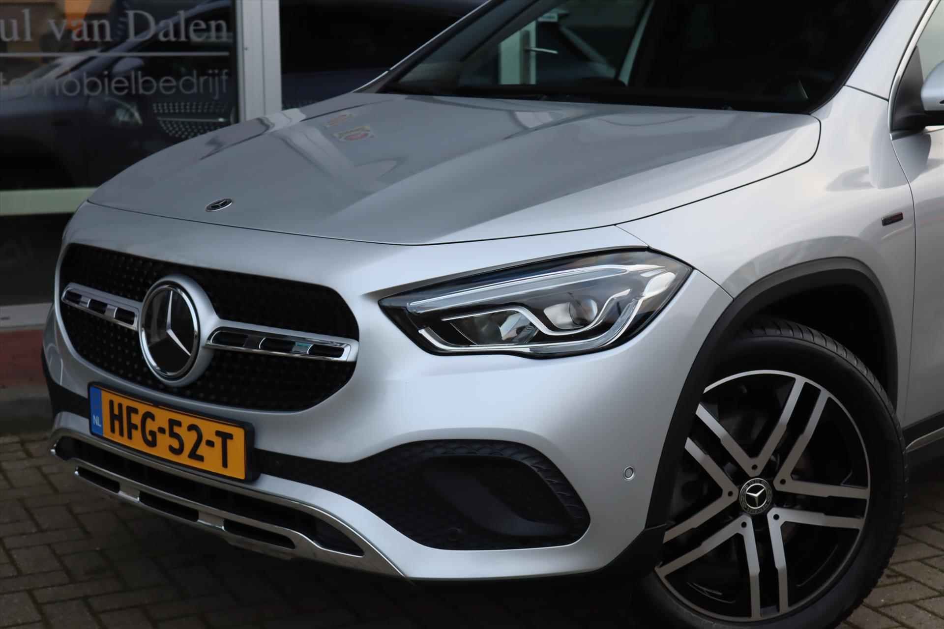 Mercedes GLA 250e 218PK AUTOMAAT STYLE Navi | Trekhaak | Adapt.Cruise | Widescreen | Sfeerverl. | Electr.Klep | Camera | Led | Carplay | 19 Inch Lm | - 60/68