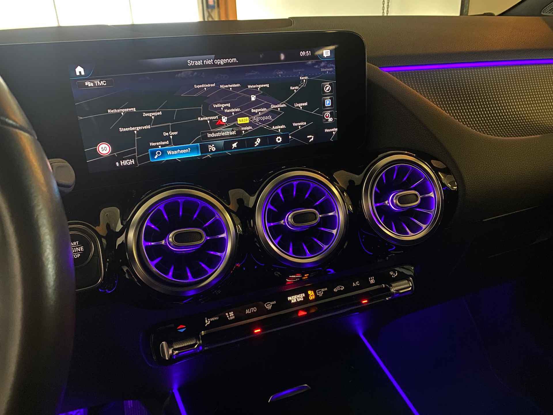 Mercedes GLA 250e 218PK AUTOMAAT STYLE Navi | Trekhaak | Adapt.Cruise | Widescreen | Sfeerverl. | Electr.Klep | Camera | Led | Carplay | 19 Inch Lm | - 62/68