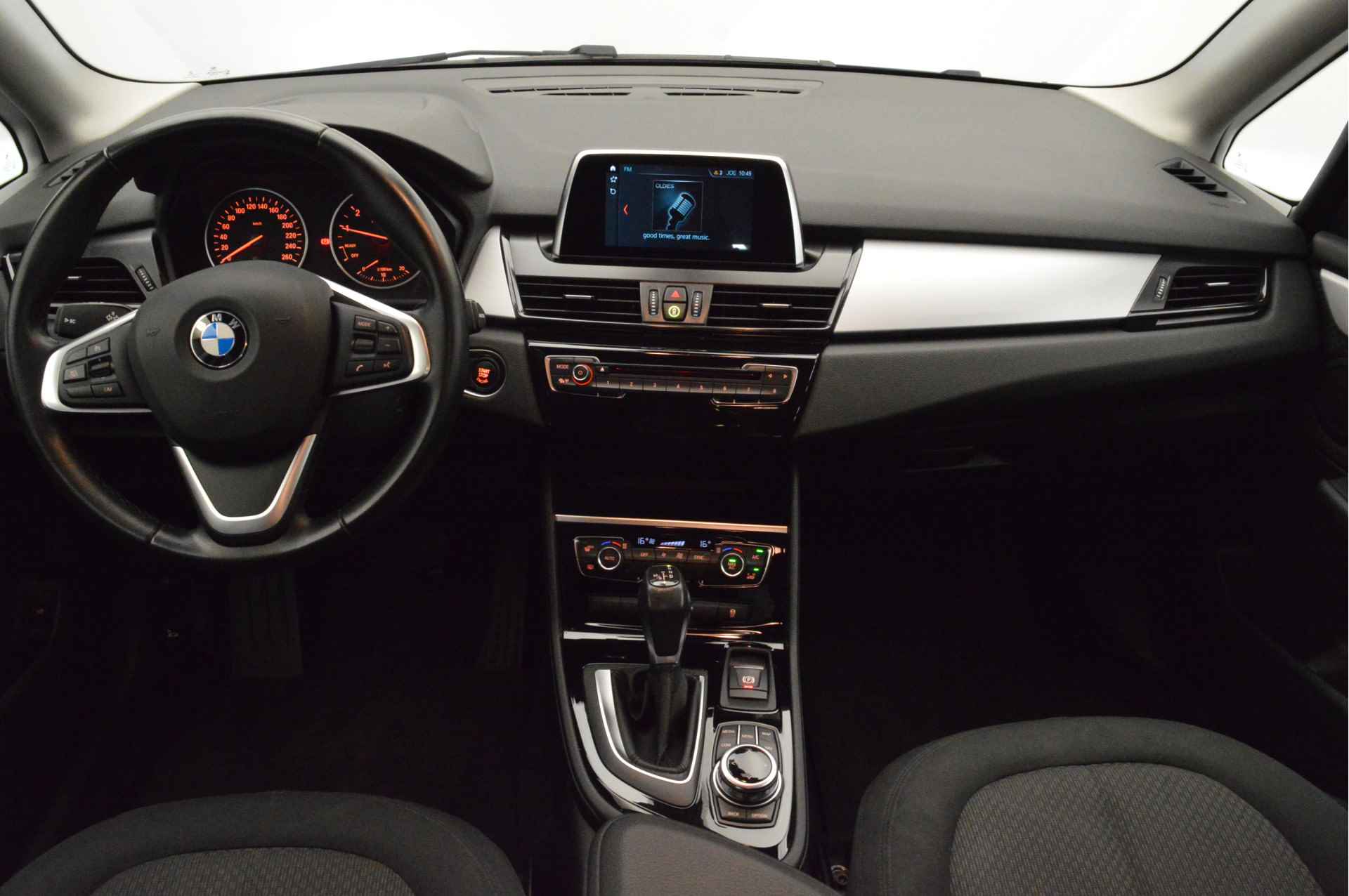 BMW 2 Serie Active Tourer 218i Executive Automaat / LED / Cruise Control / Navigatie / PDC achter / Multifunctioneel stuurwiel - 6/23